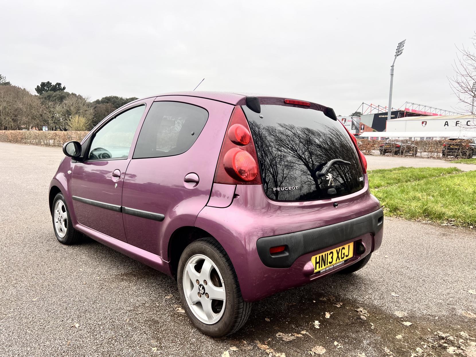 Peugeot 107 1.0 12V Allure Hatchback 5dr Petrol Manual Euro 5 (68 ps)