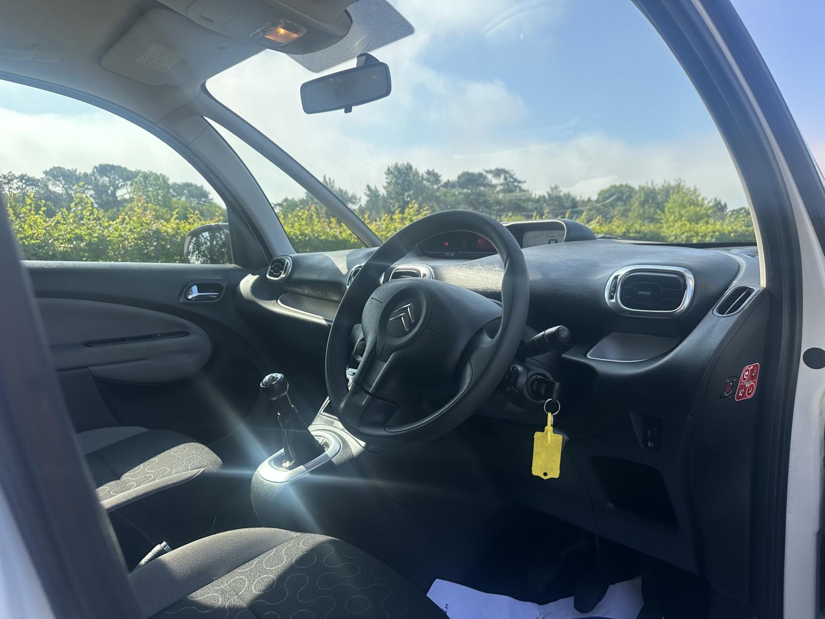 Citroen C3 Picasso 1.6 HDi Airdream + MPV 5dr Diesel Manual Euro 5 (90 ps)