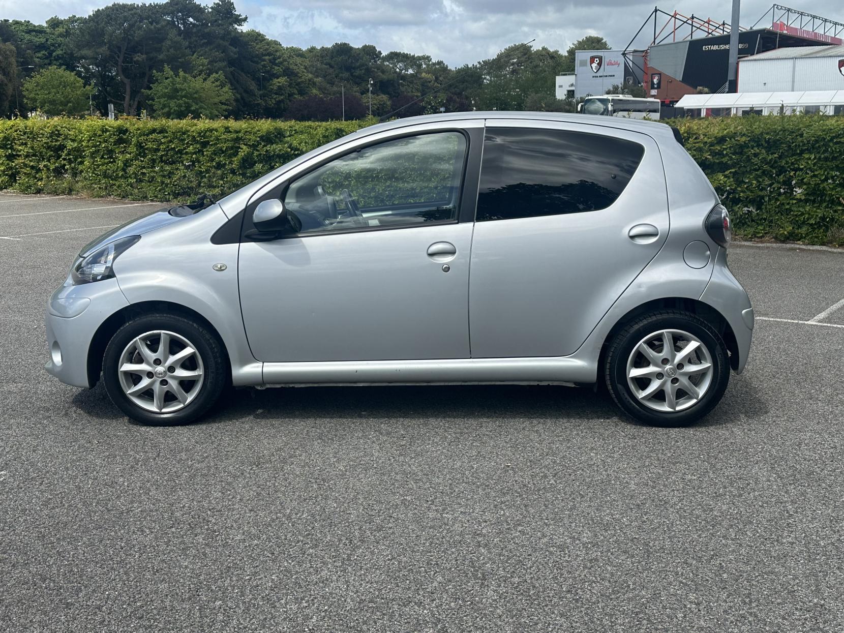 Toyota AYGO 1.0 VVT-i Mode Hatchback 5dr Petrol Manual Euro 5 (68 ps)