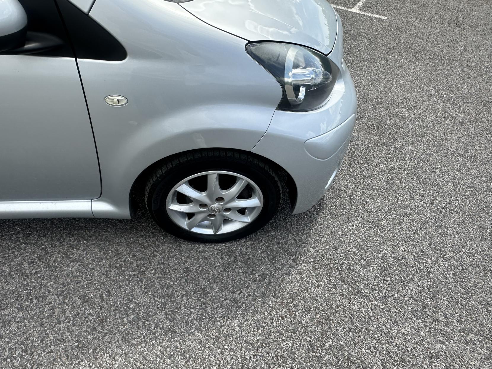 Toyota AYGO 1.0 VVT-i Mode Hatchback 5dr Petrol Manual Euro 5 (68 ps)
