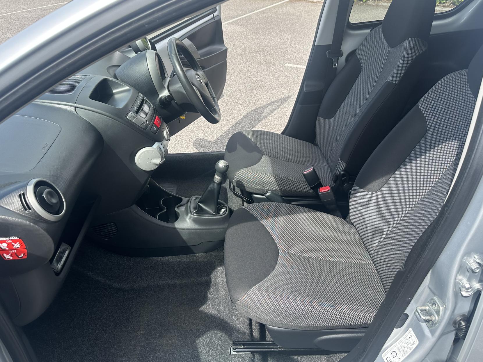 Toyota AYGO 1.0 VVT-i Mode Hatchback 5dr Petrol Manual Euro 5 (68 ps)