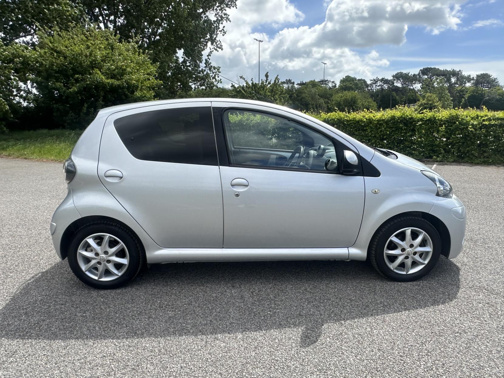 Toyota AYGO 1.0 VVT-i Mode Hatchback 5dr Petrol Manual Euro 5 (68 ps)