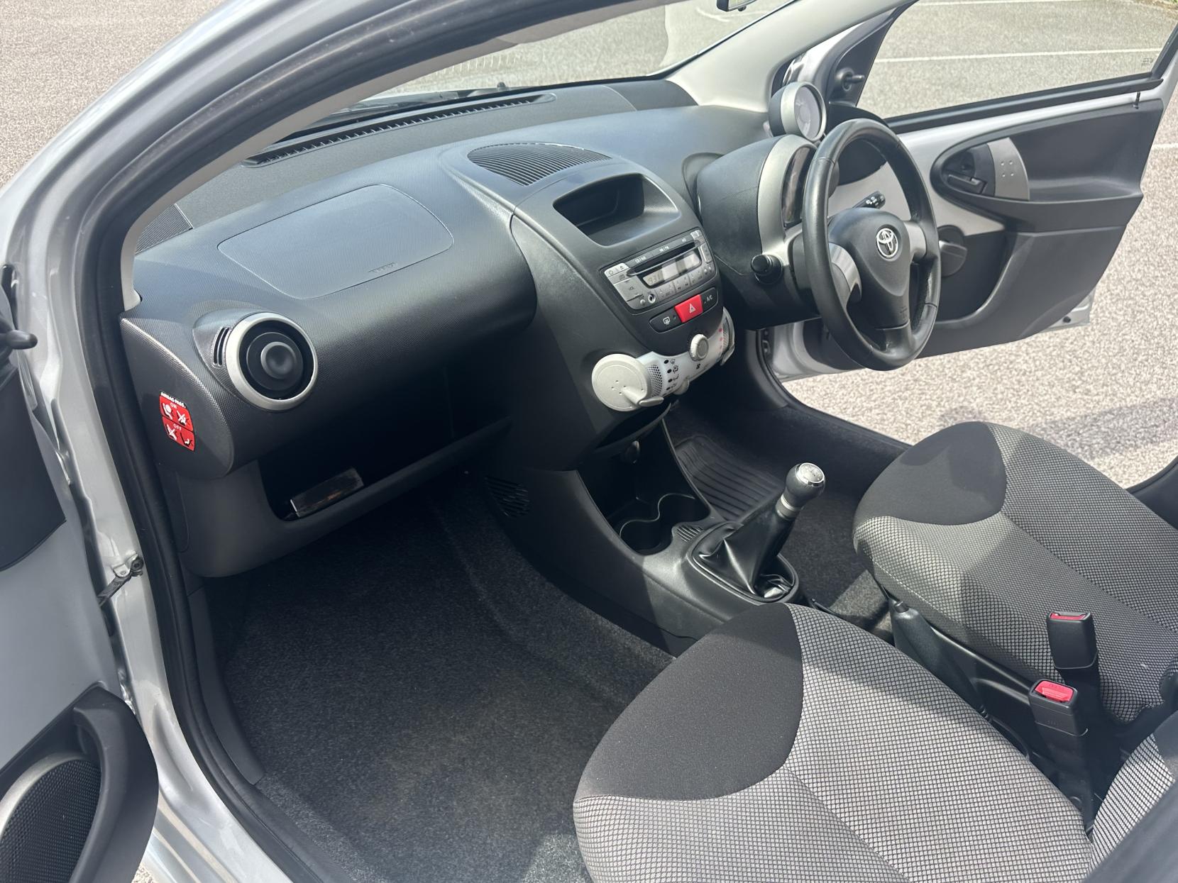 Toyota AYGO 1.0 VVT-i Mode Hatchback 5dr Petrol Manual Euro 5 (68 ps)