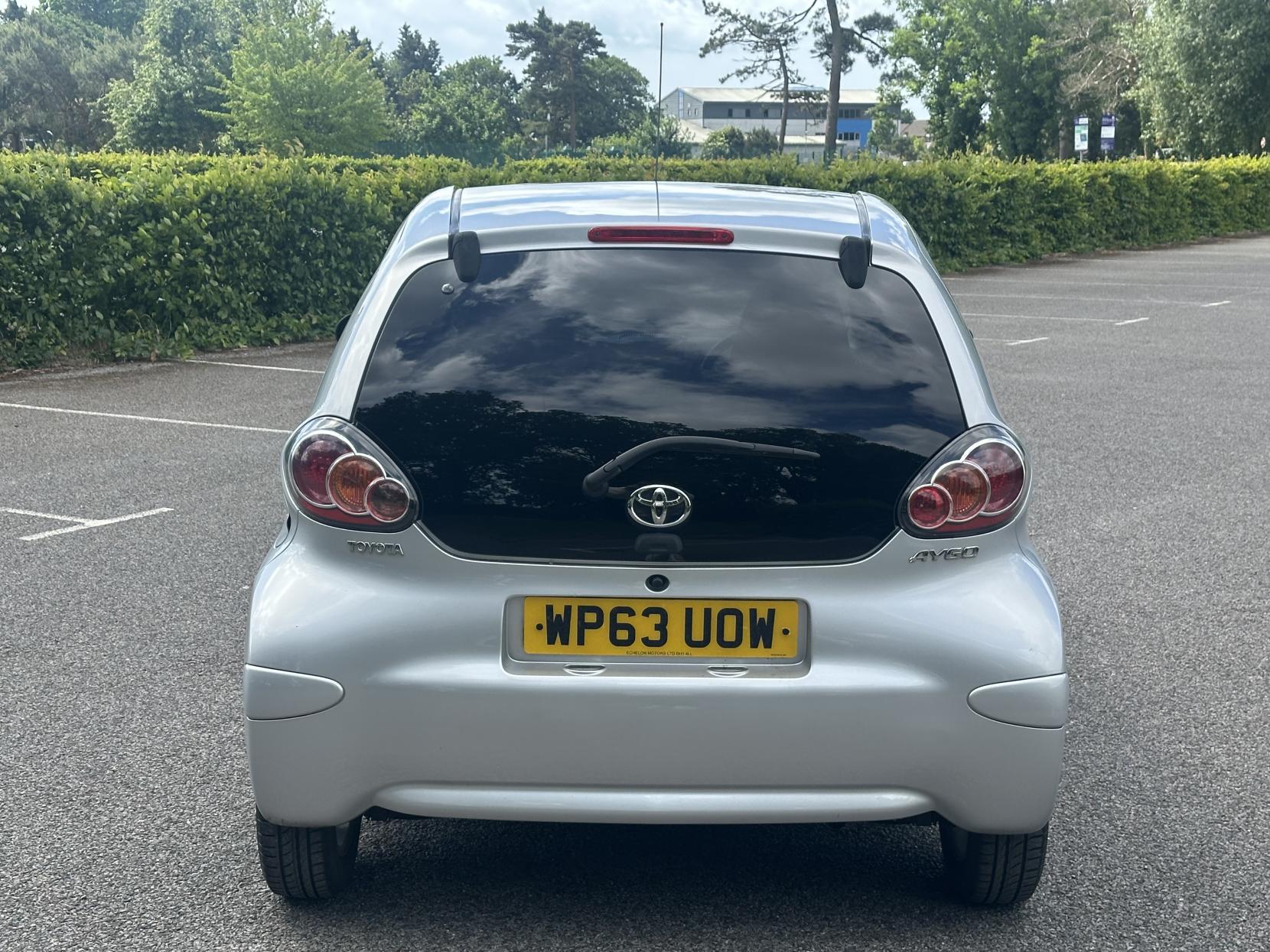 Toyota AYGO 1.0 VVT-i Mode Hatchback 5dr Petrol Manual Euro 5 (68 ps)