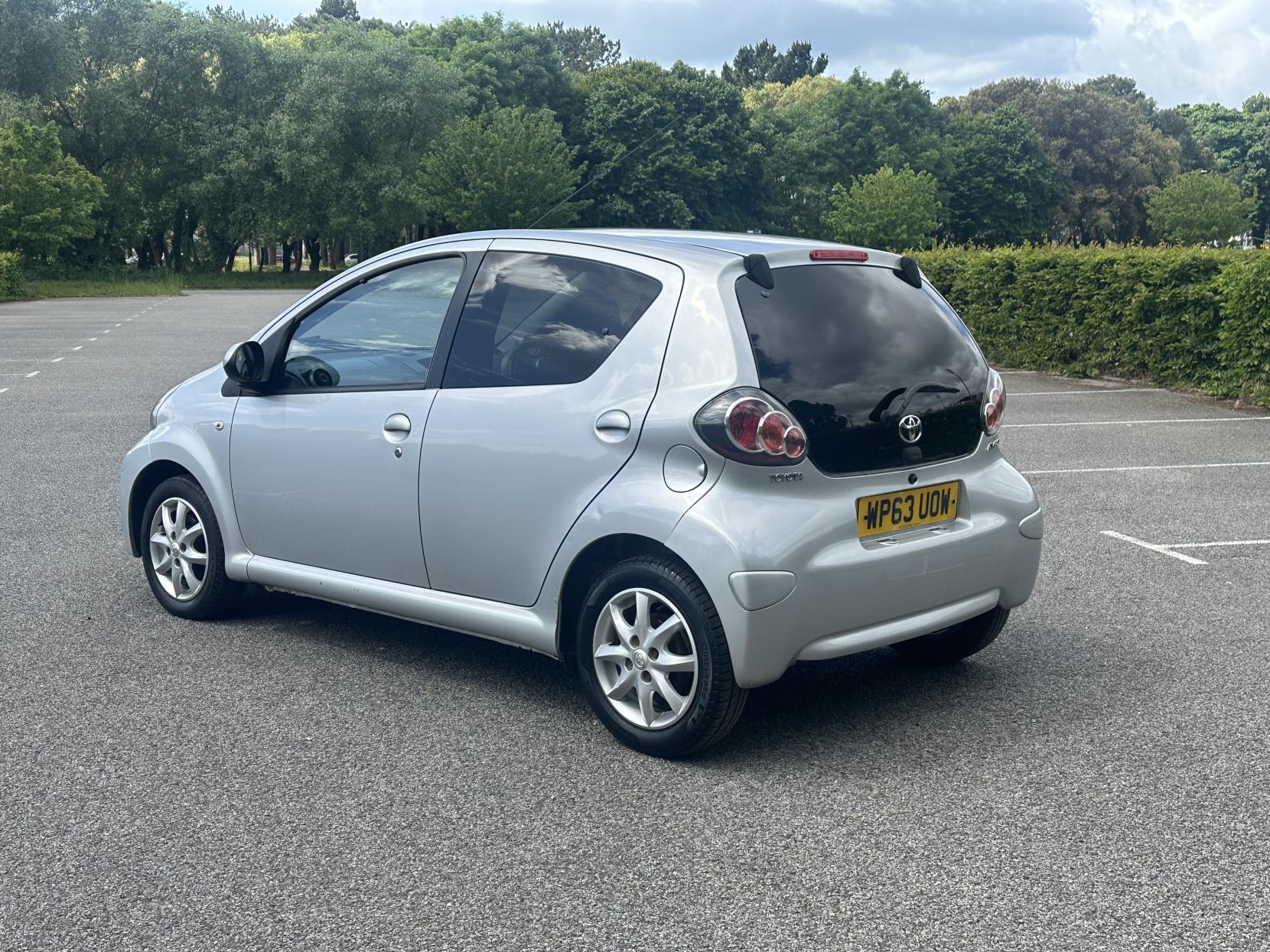 Toyota AYGO 1.0 VVT-i Mode Hatchback 5dr Petrol Manual Euro 5 (68 ps)