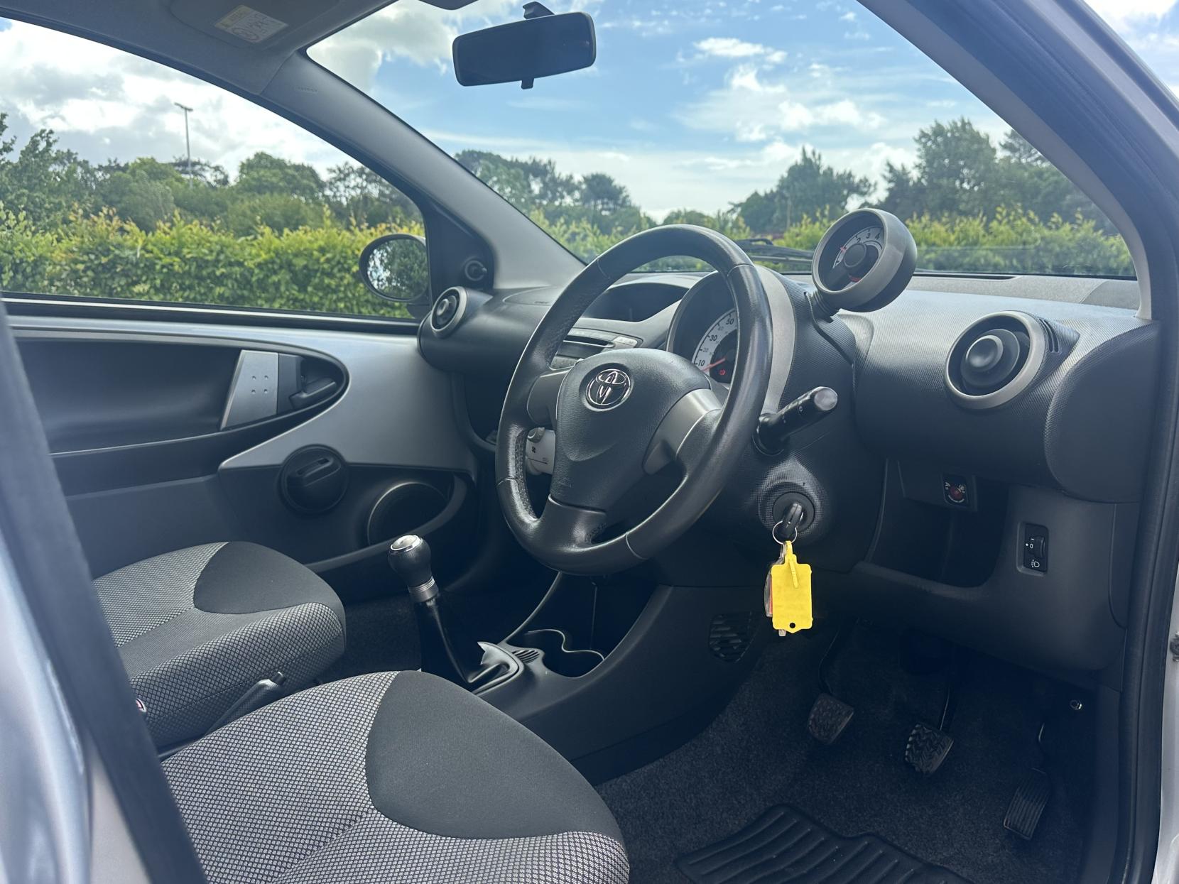 Toyota AYGO 1.0 VVT-i Mode Hatchback 5dr Petrol Manual Euro 5 (68 ps)
