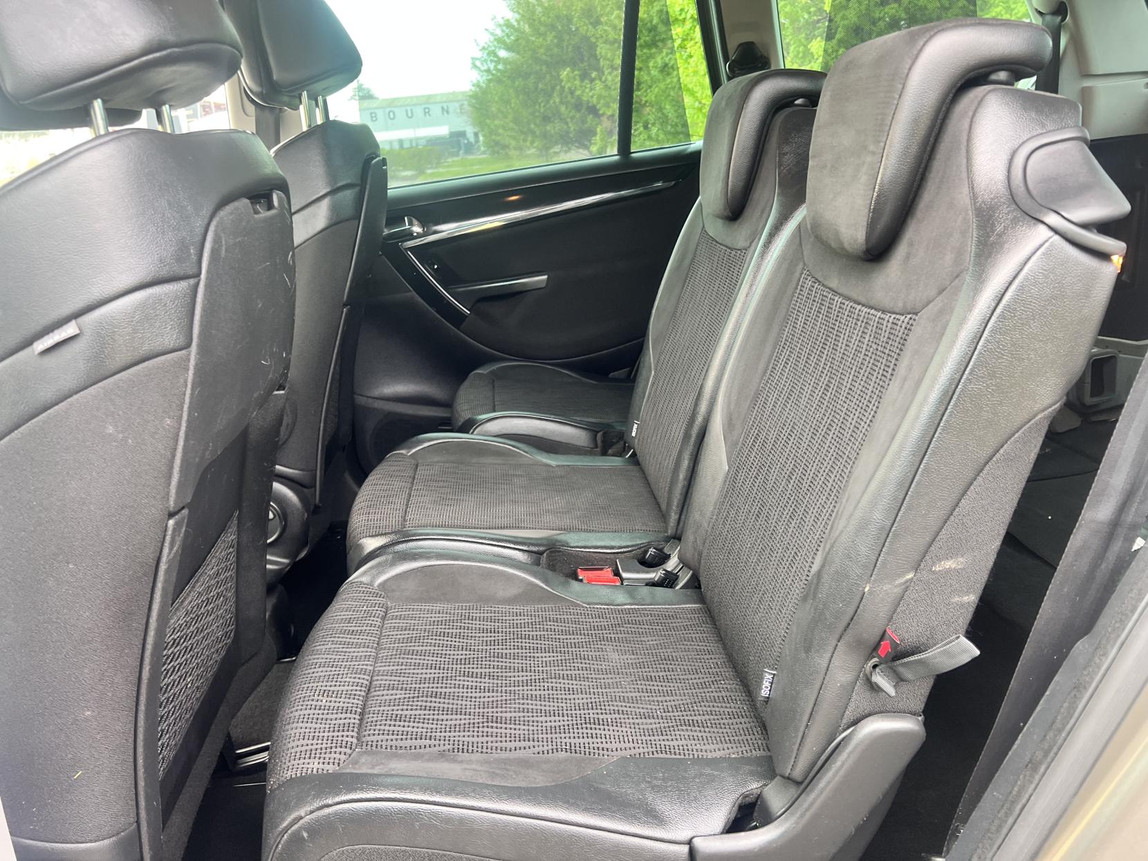 Citroen Grand C4 Picasso 1.6 HDi Exclusive MPV 5dr Diesel EGS6 Euro 5 (110 ps)