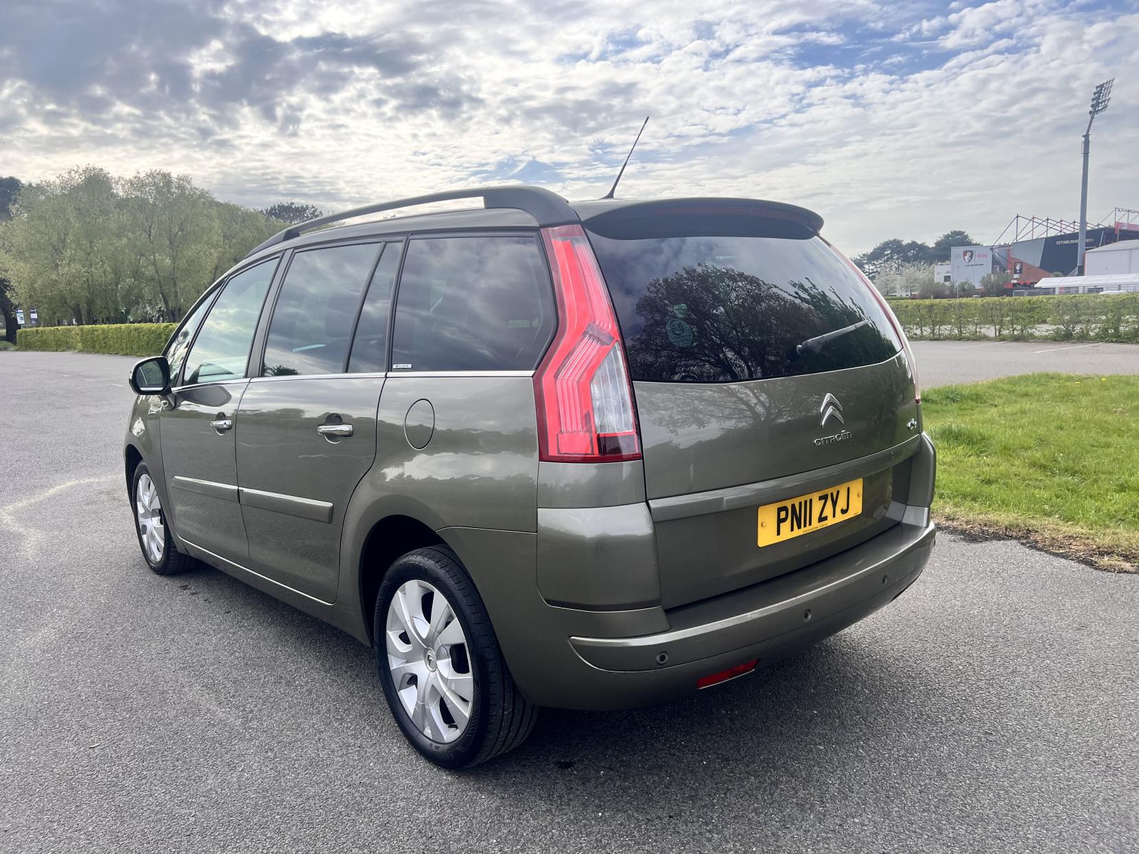 Citroen Grand C4 Picasso 1.6 HDi Exclusive MPV 5dr Diesel EGS6 Euro 5 (110 ps)