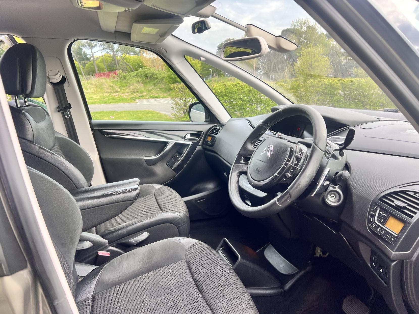Citroen Grand C4 Picasso 1.6 HDi Exclusive MPV 5dr Diesel EGS6 Euro 5 (110 ps)