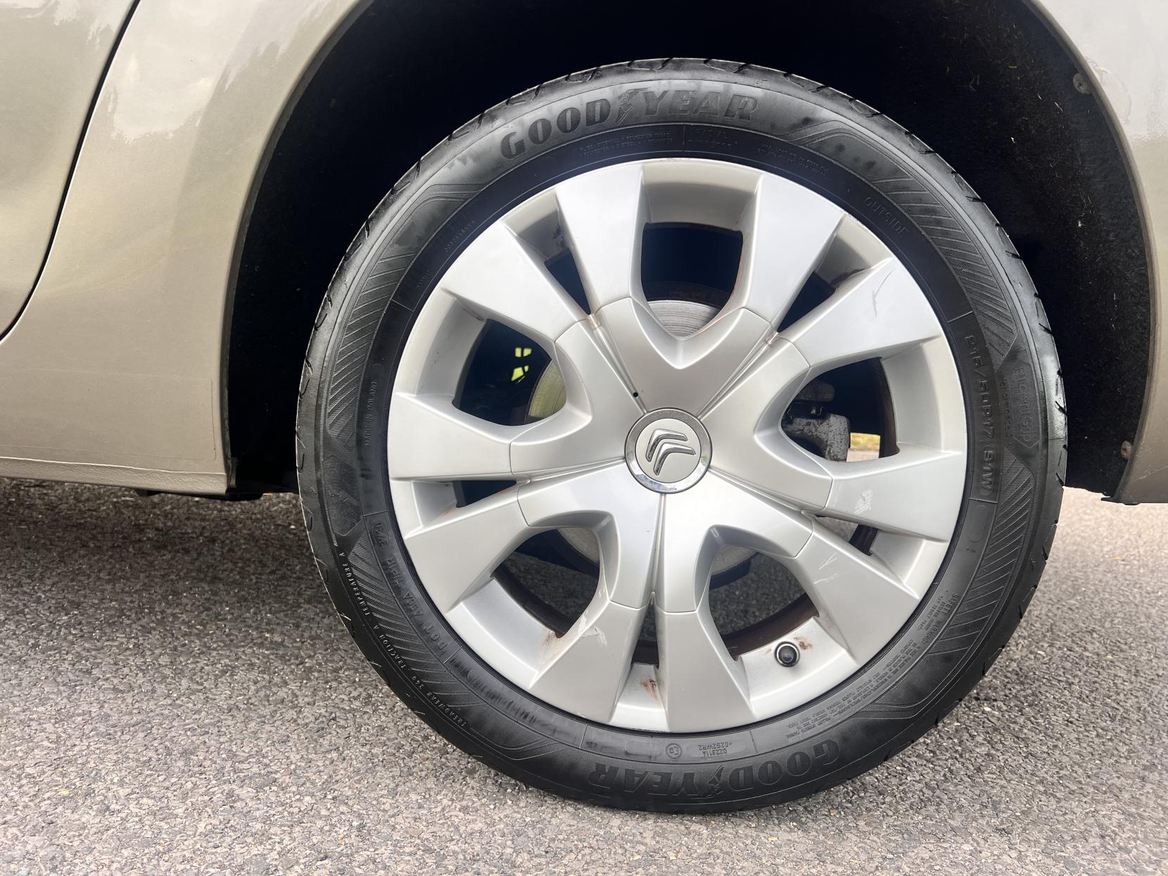 Citroen Grand C4 Picasso 1.6 HDi Exclusive MPV 5dr Diesel EGS6 Euro 5 (110 ps)