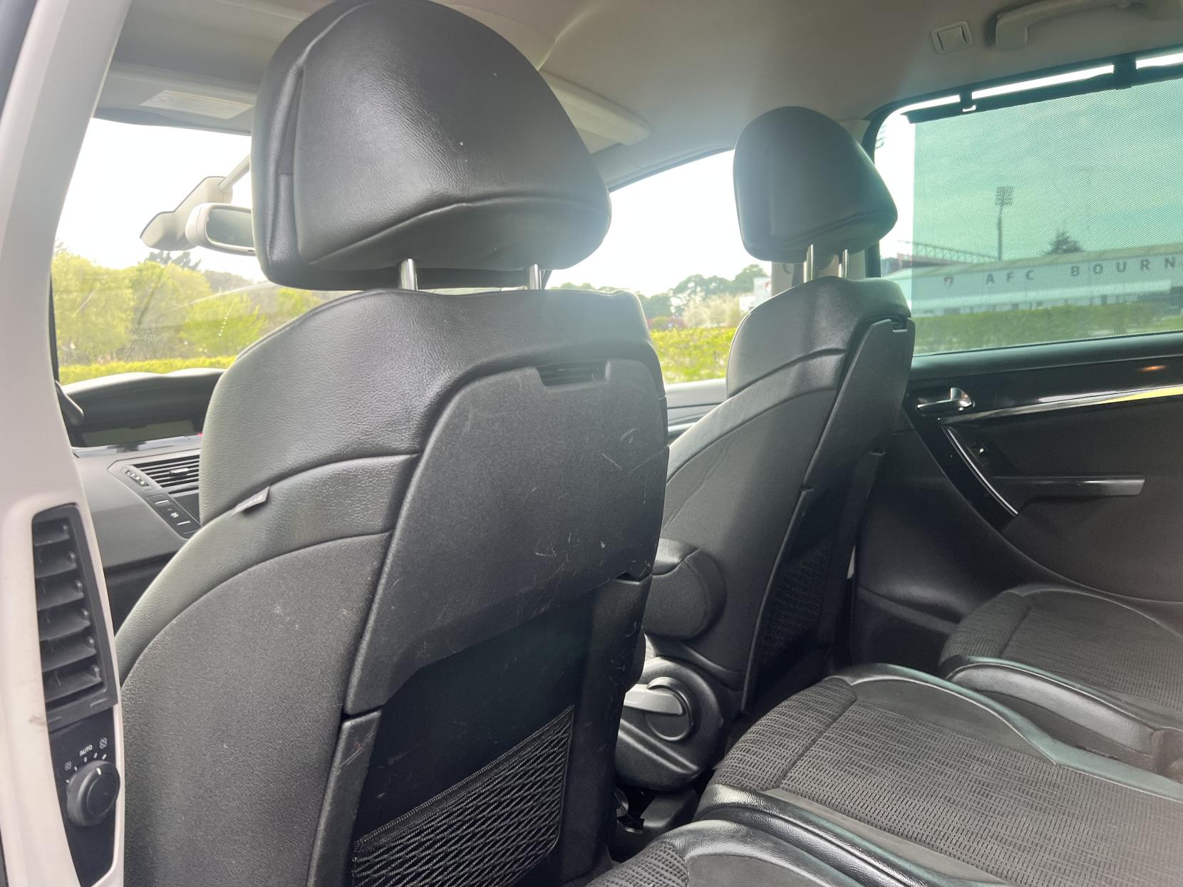 Citroen Grand C4 Picasso 1.6 HDi Exclusive MPV 5dr Diesel EGS6 Euro 5 (110 ps)