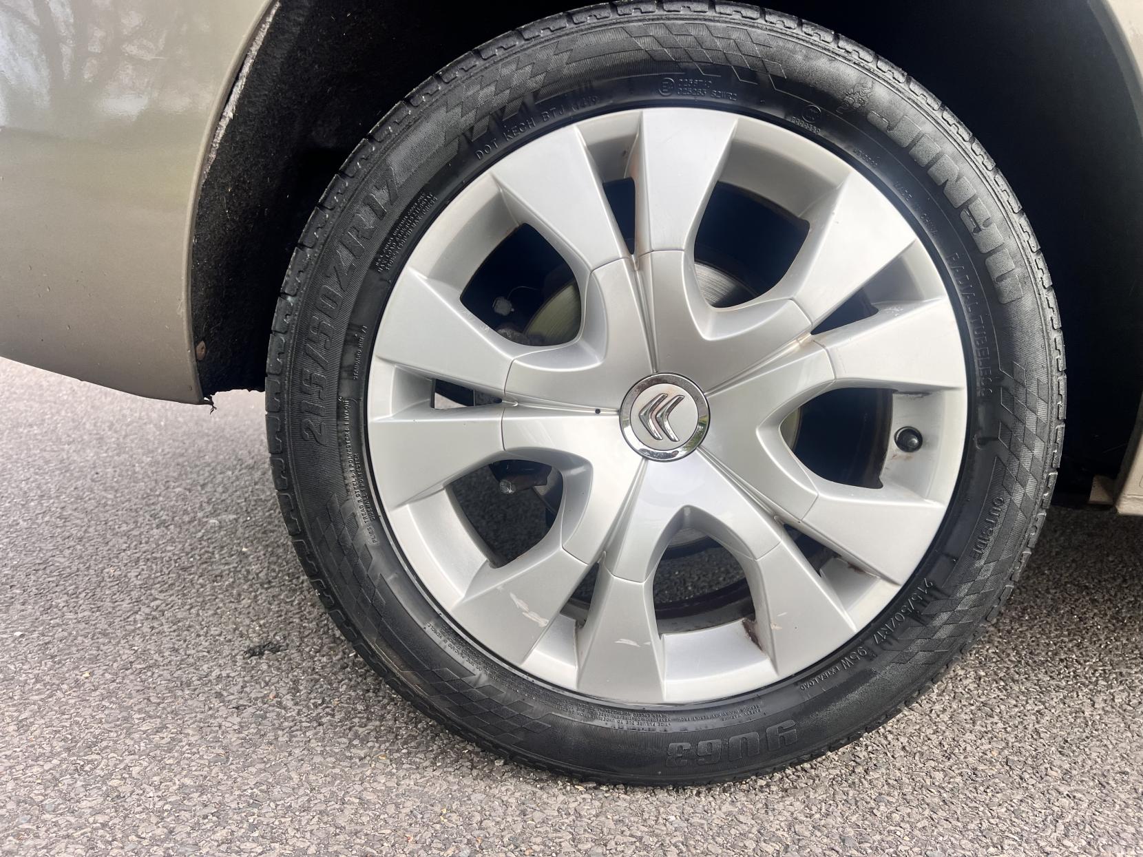 Citroen Grand C4 Picasso 1.6 HDi Exclusive MPV 5dr Diesel EGS6 Euro 5 (110 ps)