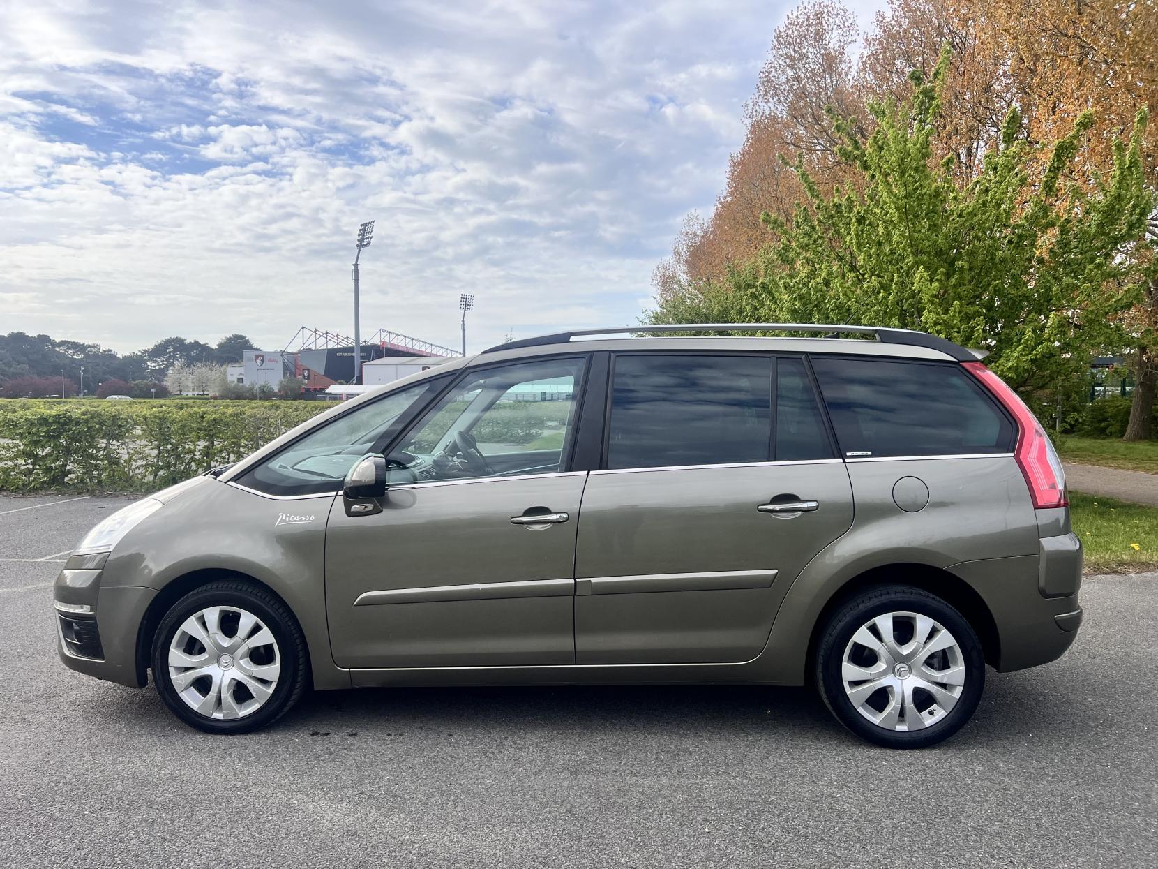 Citroen Grand C4 Picasso 1.6 HDi Exclusive MPV 5dr Diesel EGS6 Euro 5 (110 ps)