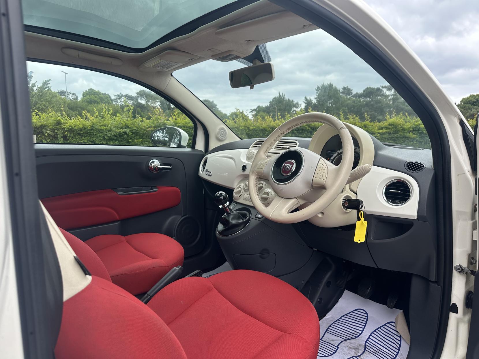 Fiat 500 1.2 Lounge Hatchback 3dr Petrol Manual Euro 4 (69 bhp)