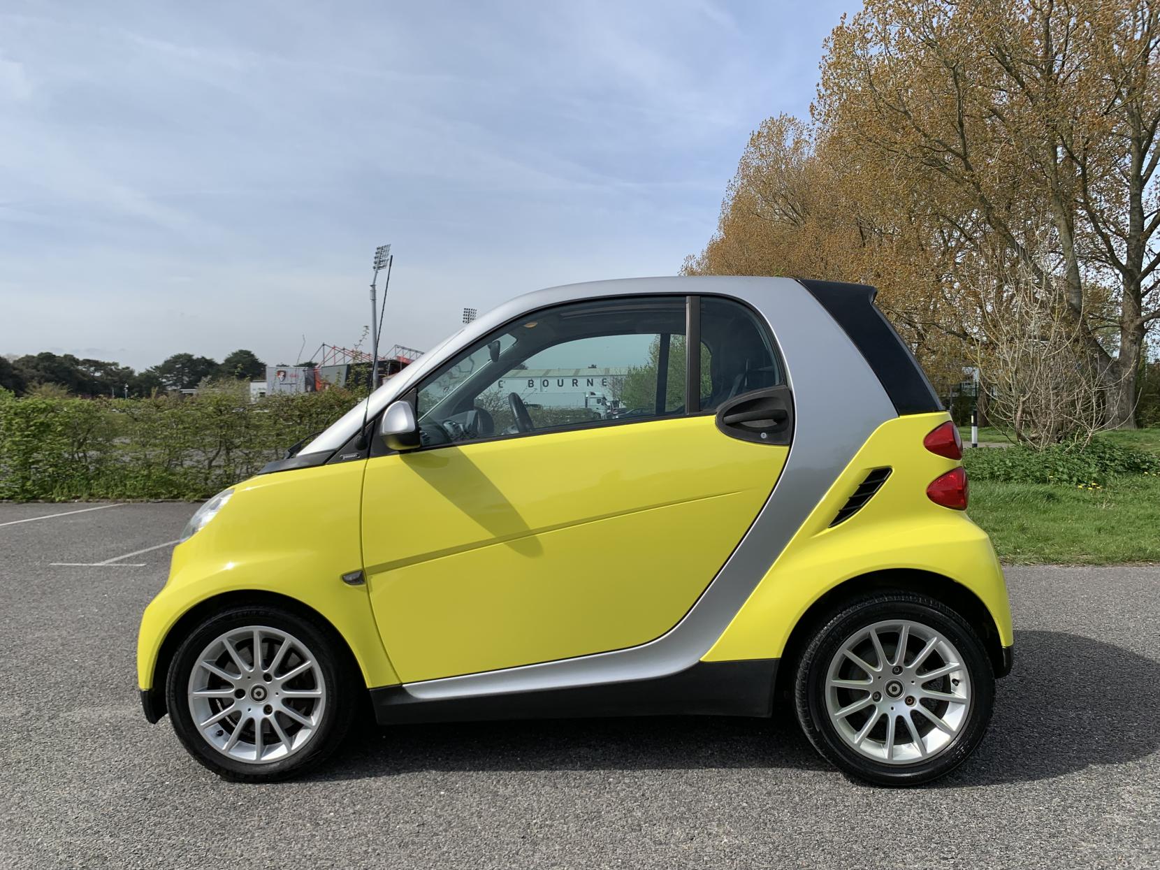 Smart fortwo 1.0 Passion Coupe 2dr Petrol Auto Euro 4 (71 bhp)