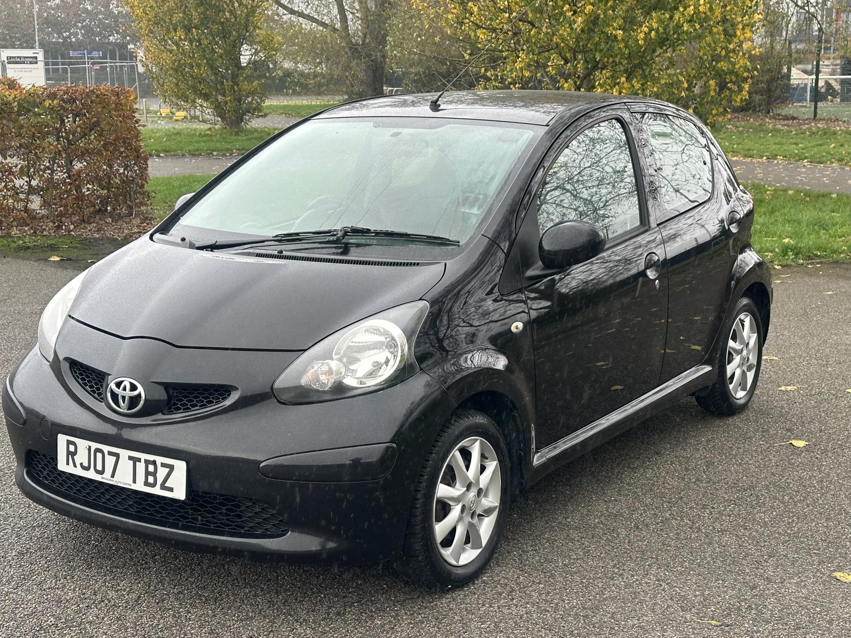 Toyota AYGO 1.0 VVT-i Black Hatchback 5dr Petrol Manual Euro 4 (67 bhp)