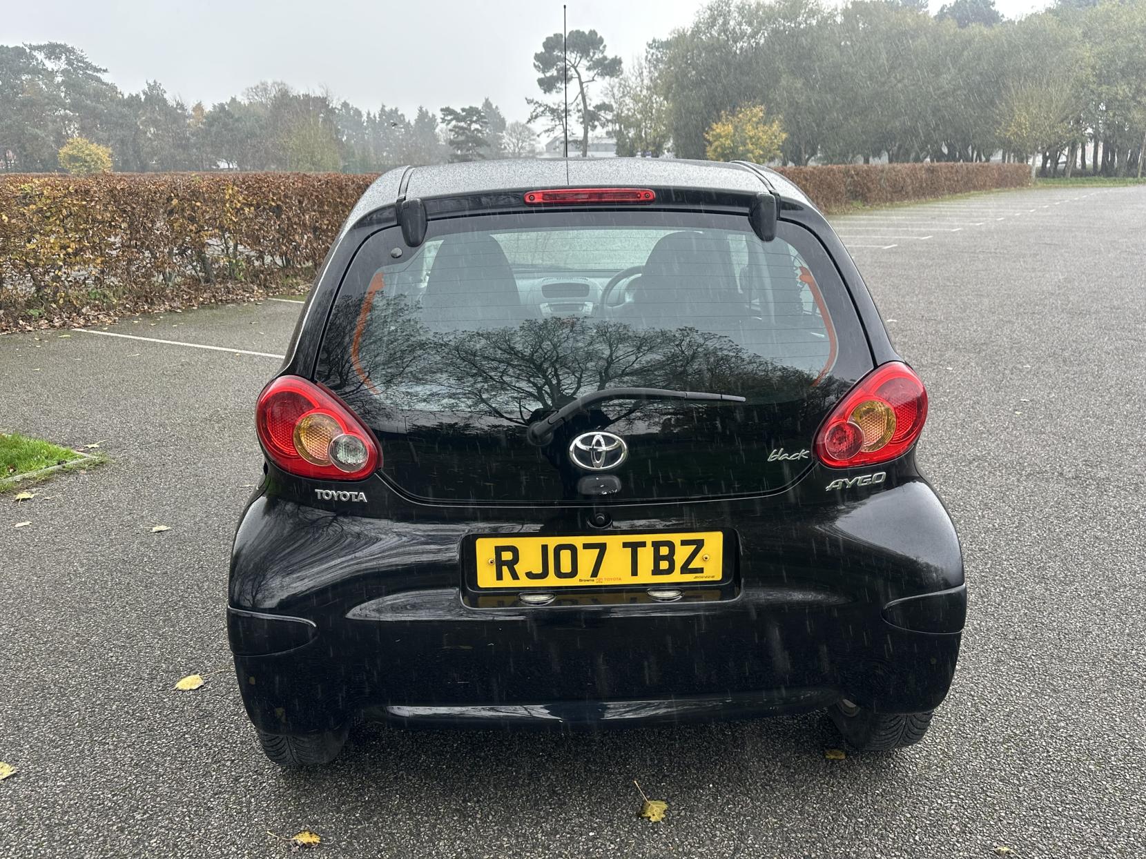 Toyota AYGO 1.0 VVT-i Black Hatchback 5dr Petrol Manual Euro 4 (67 bhp)