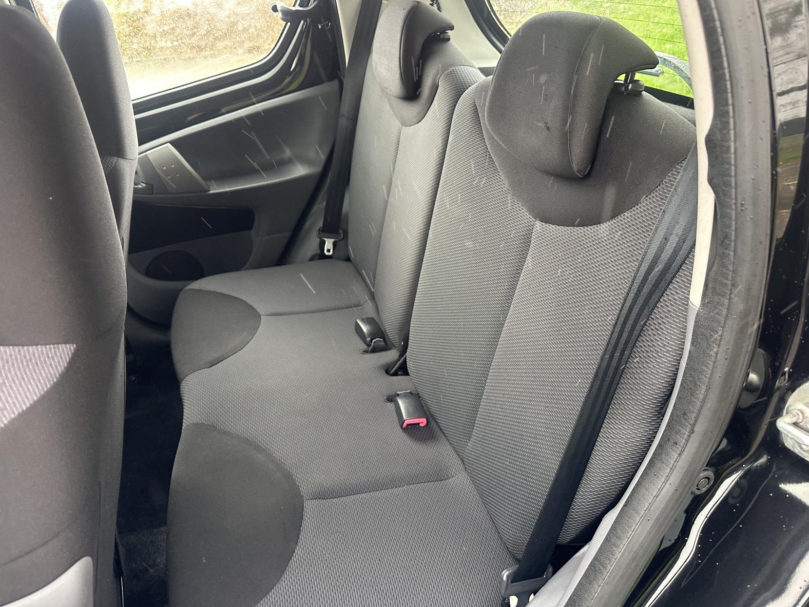 Toyota AYGO 1.0 VVT-i Black Hatchback 5dr Petrol Manual Euro 4 (67 bhp)