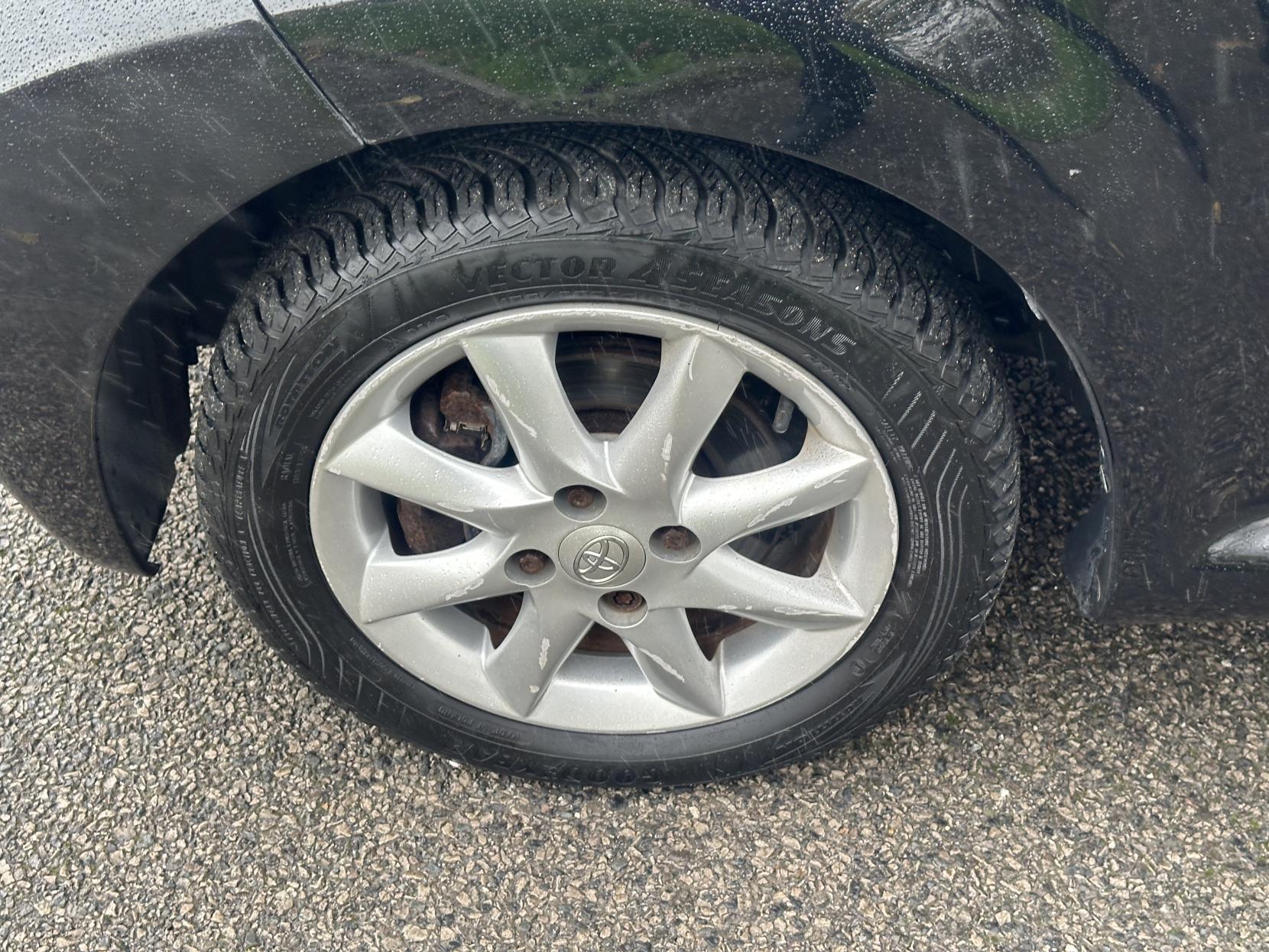 Toyota AYGO 1.0 VVT-i Black Hatchback 5dr Petrol Manual Euro 4 (67 bhp)