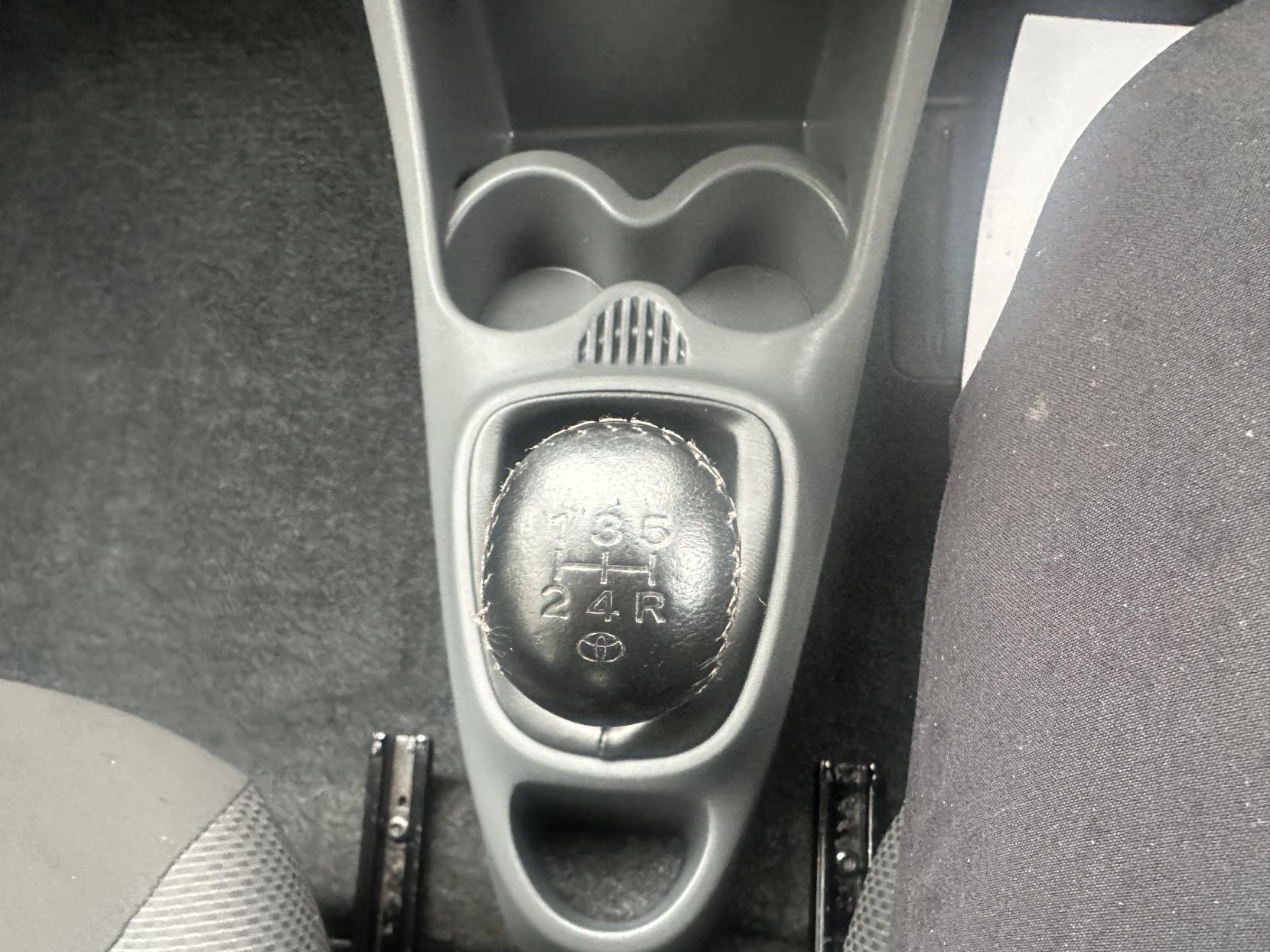 Toyota AYGO 1.0 VVT-i Black Hatchback 5dr Petrol Manual Euro 4 (67 bhp)