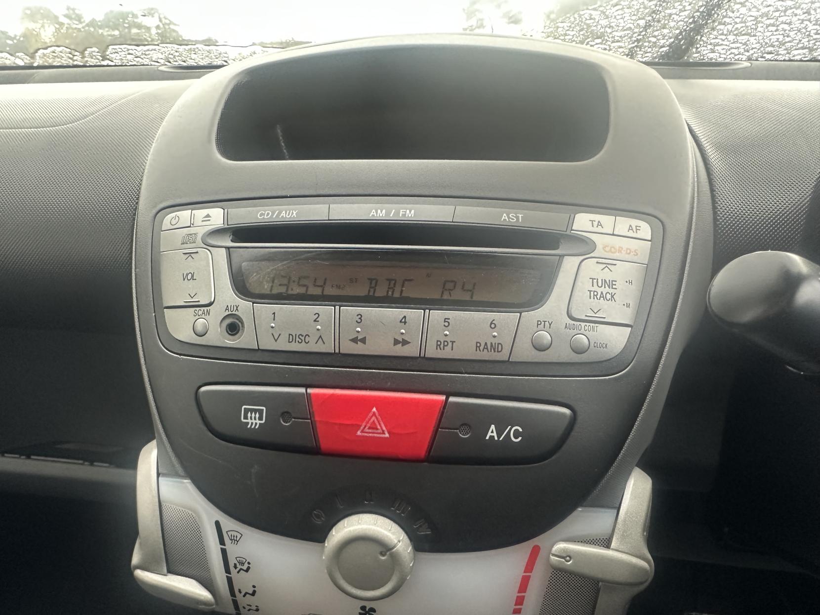 Toyota AYGO 1.0 VVT-i Black Hatchback 5dr Petrol Manual Euro 4 (67 bhp)