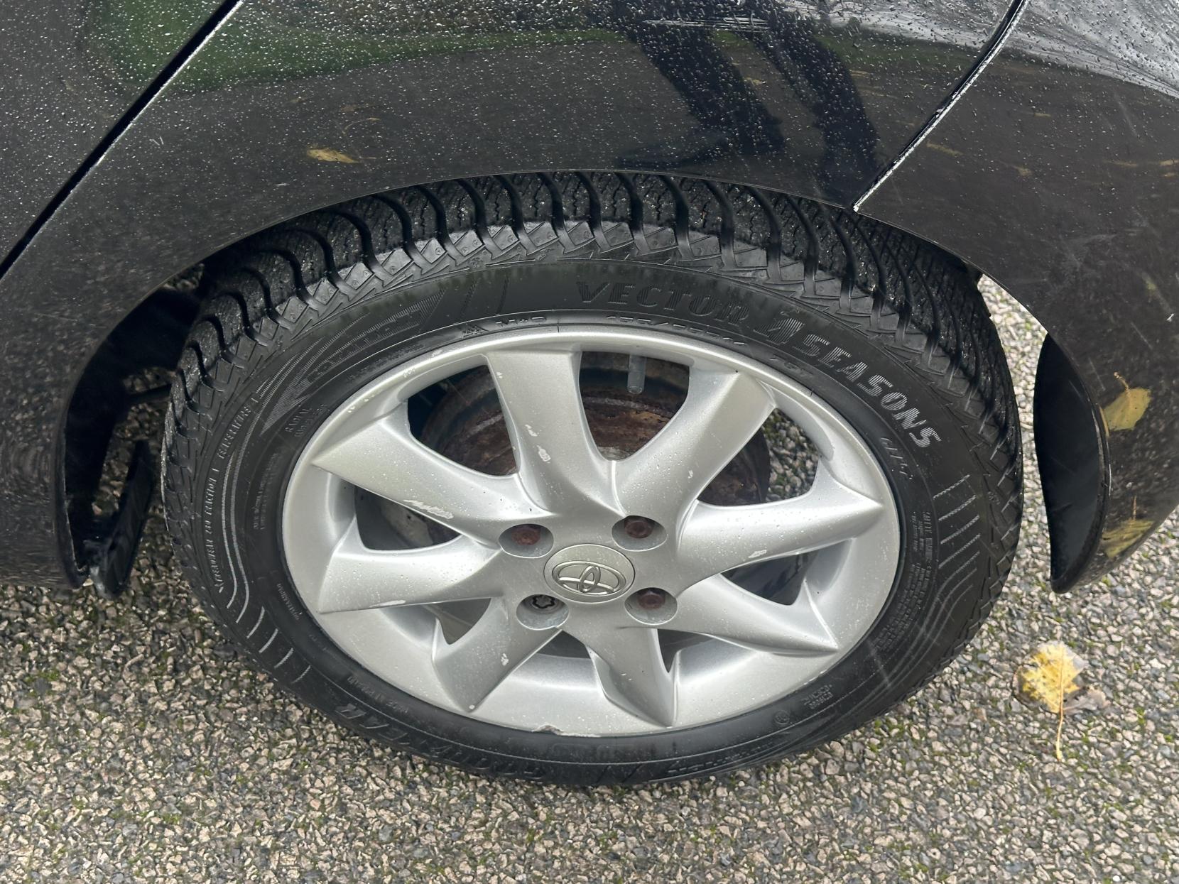 Toyota AYGO 1.0 VVT-i Black Hatchback 5dr Petrol Manual Euro 4 (67 bhp)