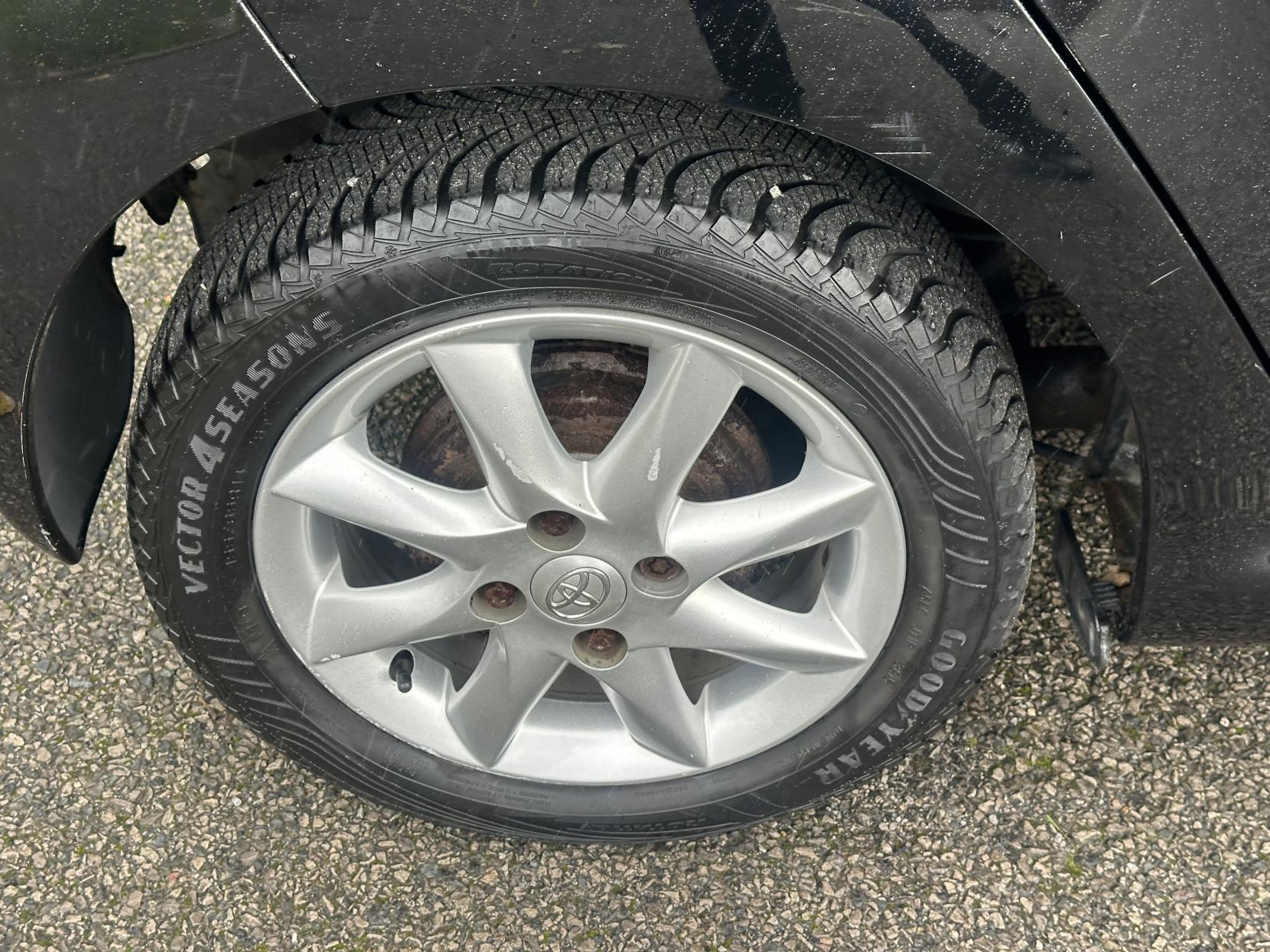 Toyota AYGO 1.0 VVT-i Black Hatchback 5dr Petrol Manual Euro 4 (67 bhp)