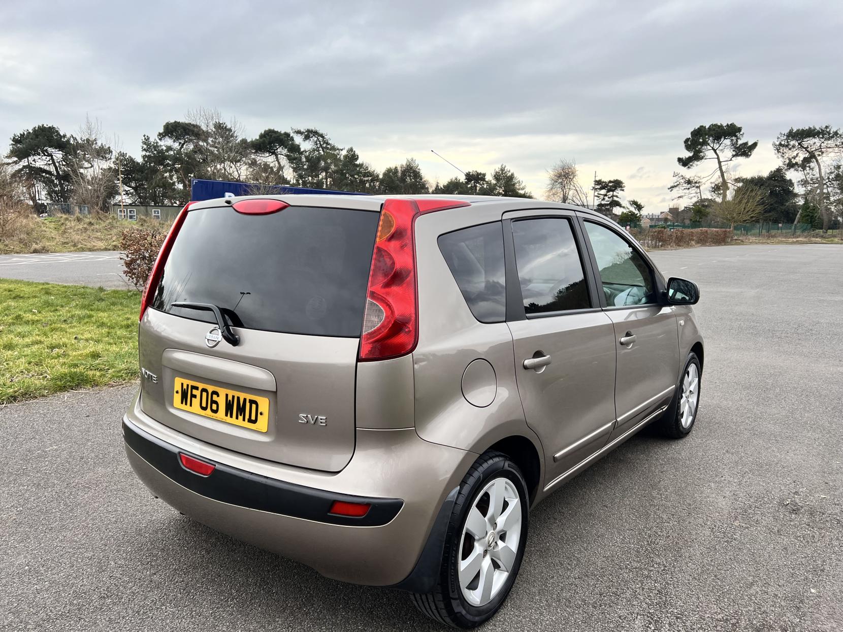 Nissan Note 1.6 16v SVE Hatchback 5dr Petrol Automatic (166 g/km, 109 bhp)