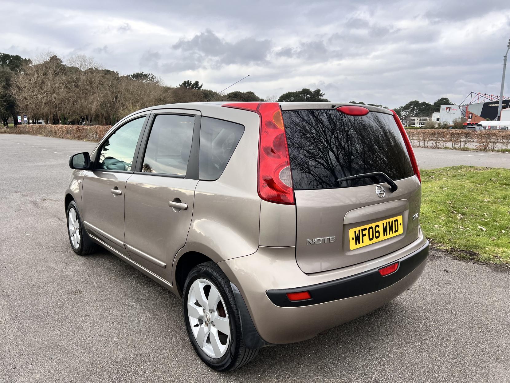 Nissan Note 1.6 16v SVE Hatchback 5dr Petrol Automatic (166 g/km, 109 bhp)