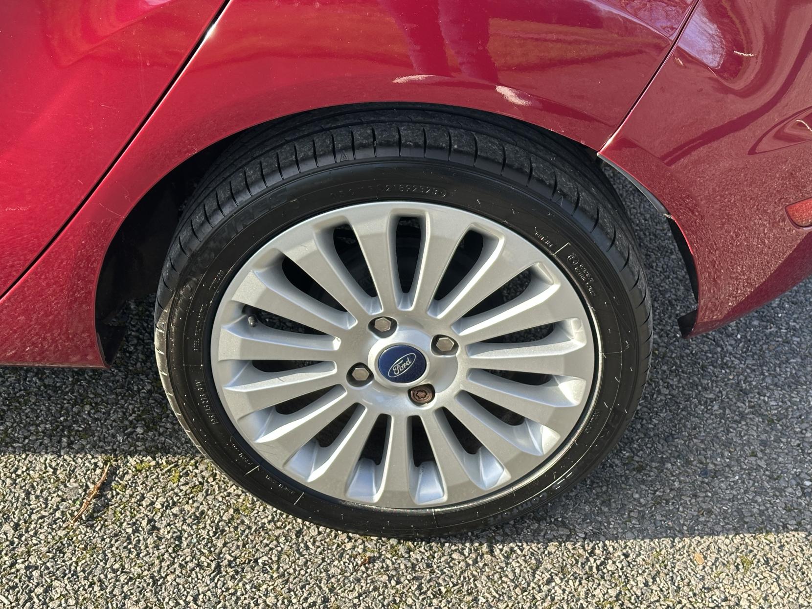 Ford Fiesta 1.4 Titanium Hatchback 5dr Petrol Manual (133 g/km, 94 bhp)