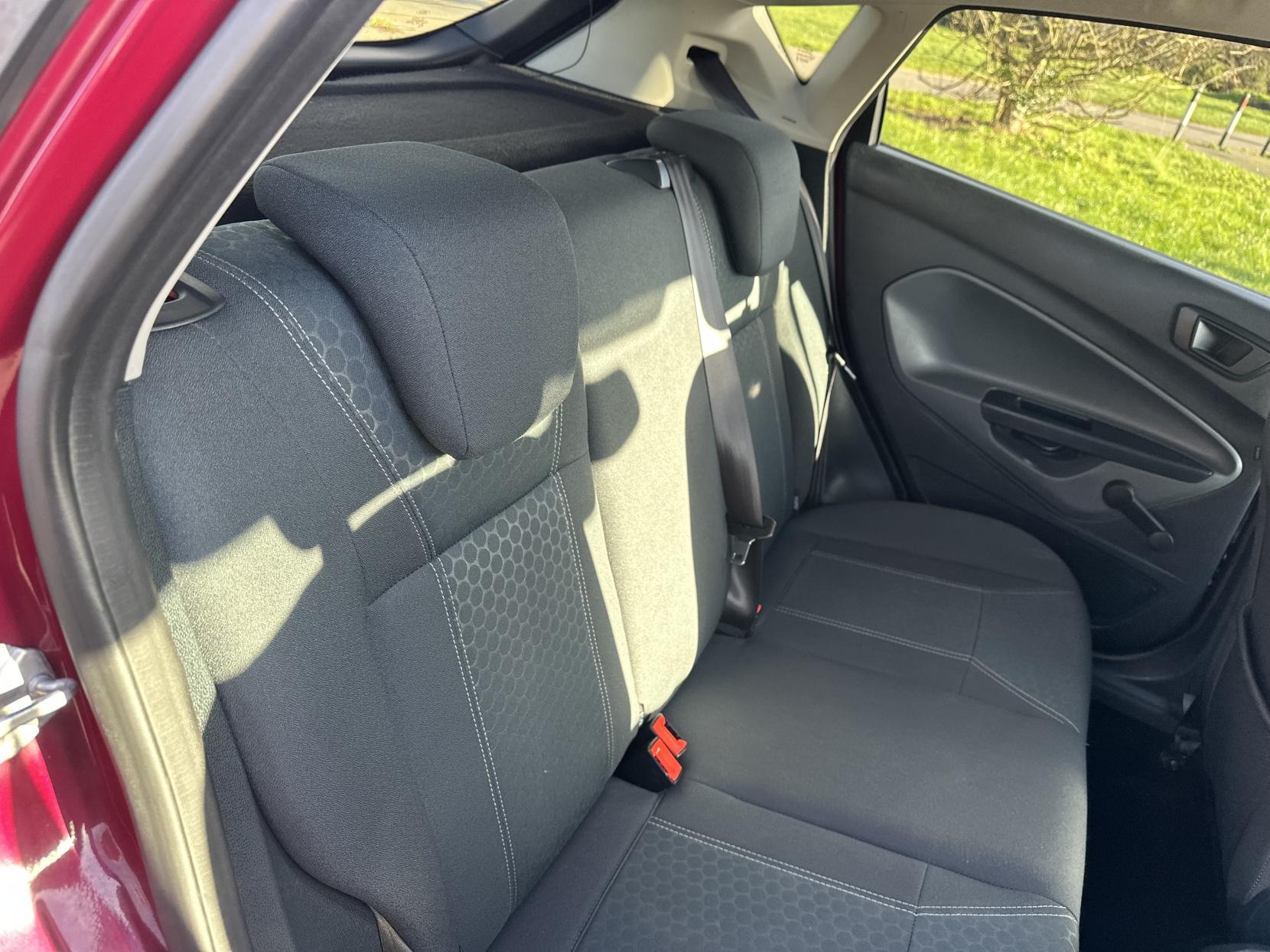 Ford Fiesta 1.4 Titanium Hatchback 5dr Petrol Manual (133 g/km, 94 bhp)