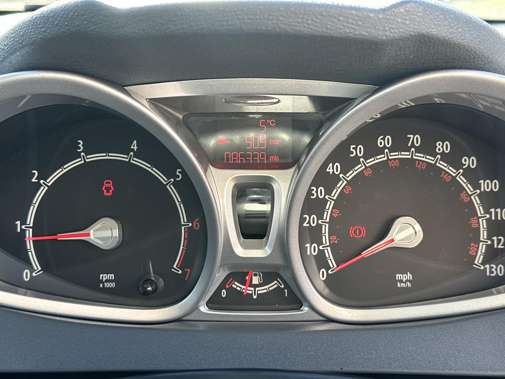 Ford Fiesta 1.4 Titanium Hatchback 5dr Petrol Manual (133 g/km, 94 bhp)