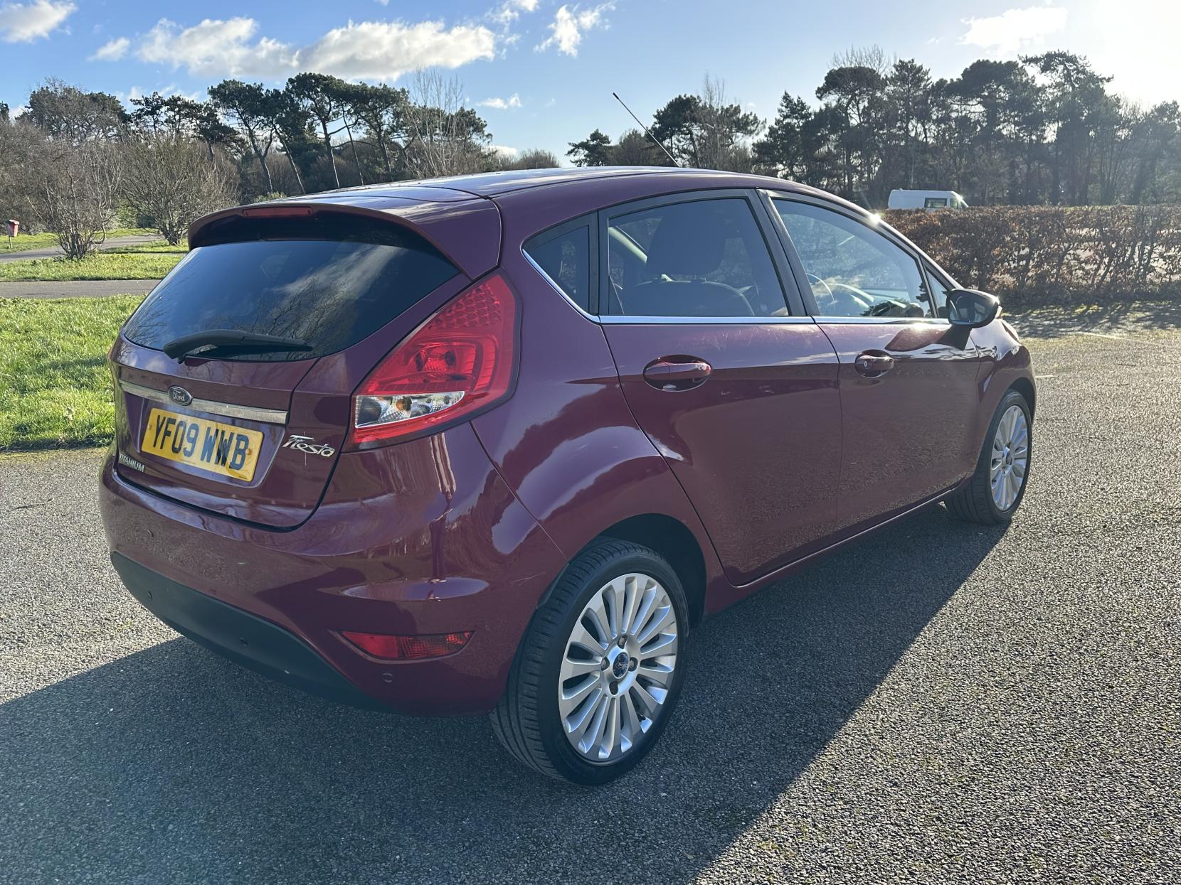Ford Fiesta 1.4 Titanium Hatchback 5dr Petrol Manual (133 g/km, 94 bhp)