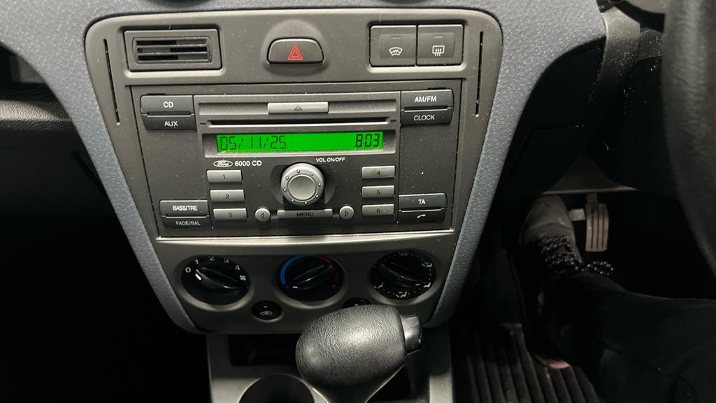 Ford Fusion 1.6 Zetec Hatchback 5dr Petrol Automatic (179 g/km, 99 bhp)