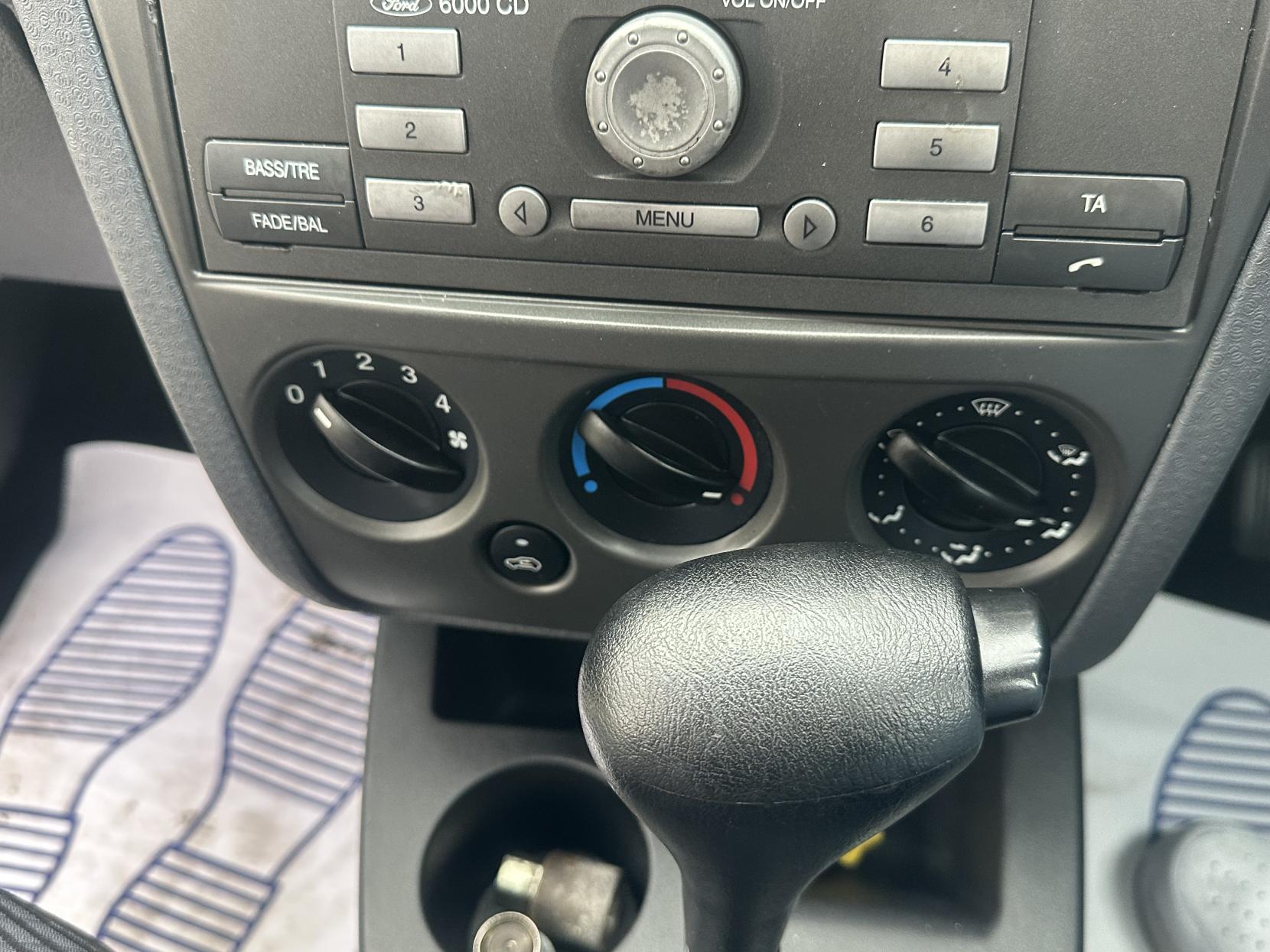 Ford Fusion 1.6 Zetec Hatchback 5dr Petrol Automatic (179 g/km, 99 bhp)