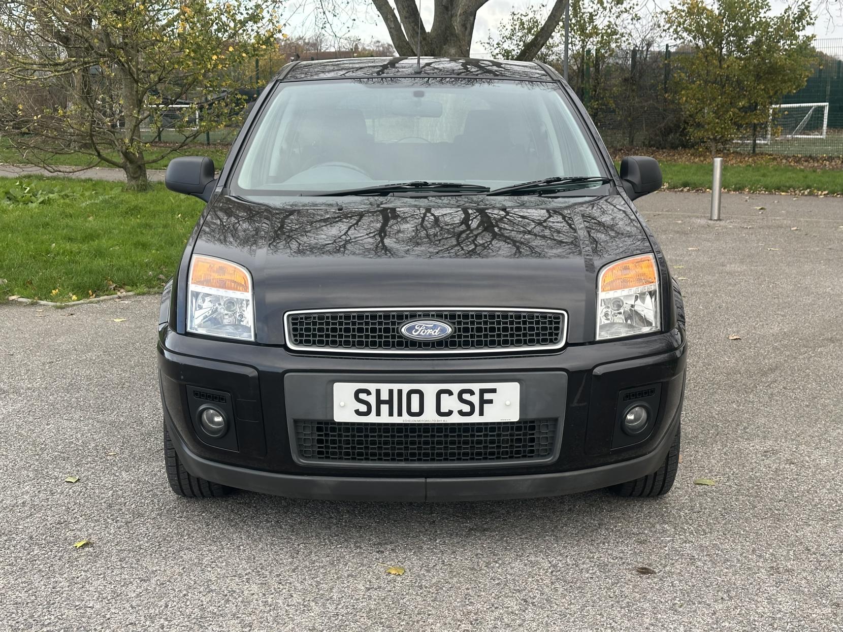 Ford Fusion 1.6 Zetec Hatchback 5dr Petrol Automatic (179 g/km, 99 bhp)