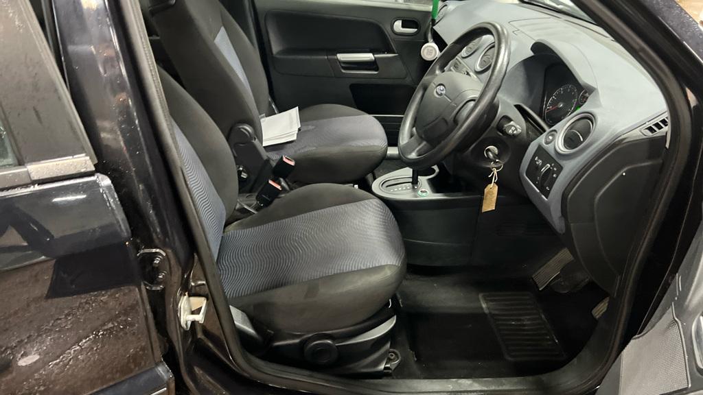 Ford Fusion 1.6 Zetec Hatchback 5dr Petrol Automatic (179 g/km, 99 bhp)