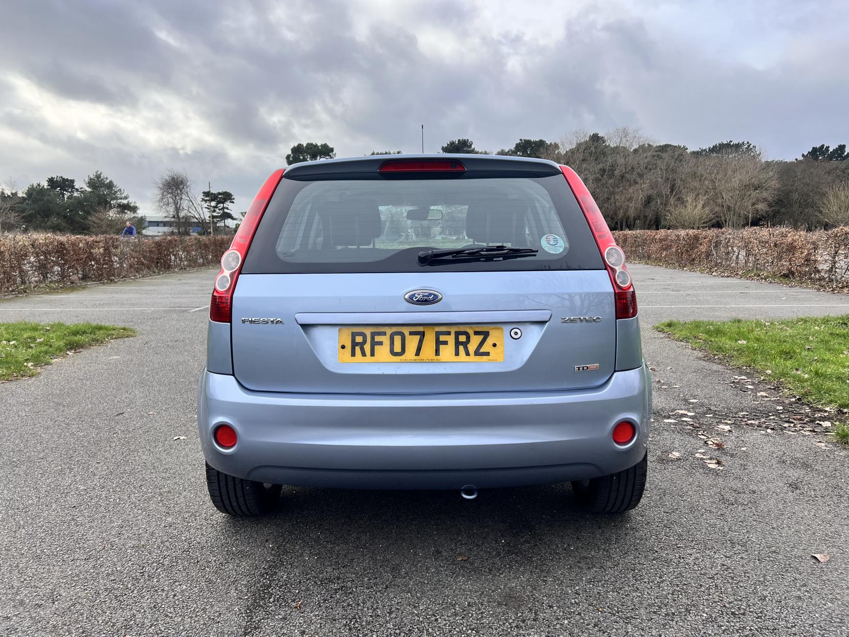 Ford Fiesta 1.4 TD Zetec Climate Hatchback 5dr Diesel Manual (119 g/km, 67 bhp)