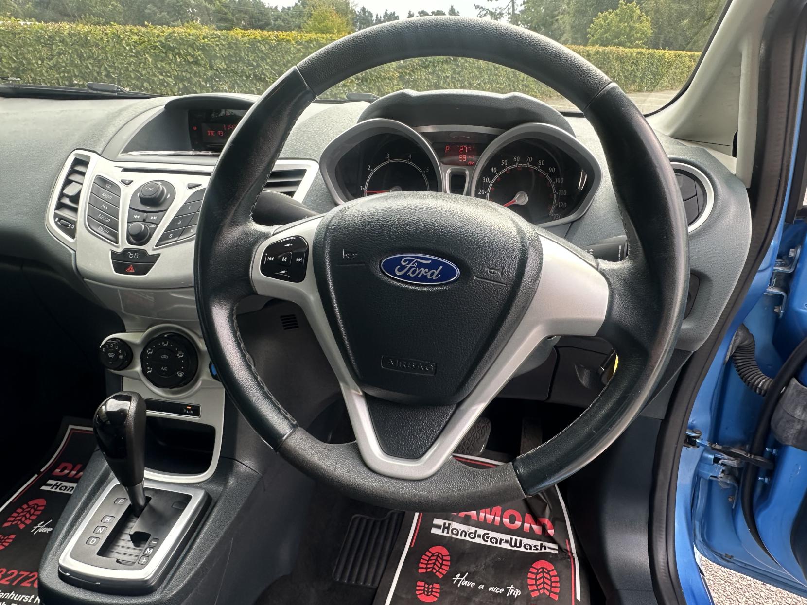 Ford Fiesta 1.4 Zetec Hatchback 5dr Petrol Automatic (154 g/km, 94 bhp)