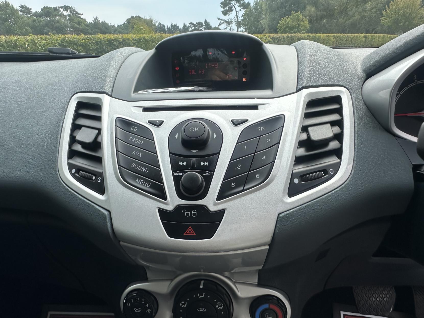 Ford Fiesta 1.4 Zetec Hatchback 5dr Petrol Automatic (154 g/km, 94 bhp)