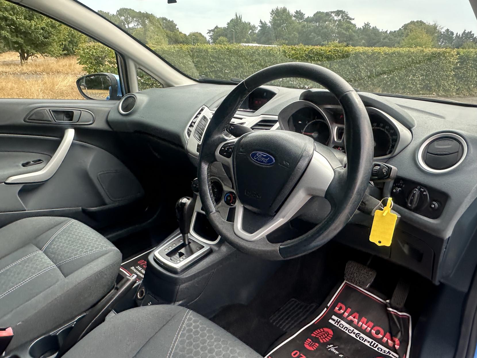 Ford Fiesta 1.4 Zetec Hatchback 5dr Petrol Automatic (154 g/km, 94 bhp)