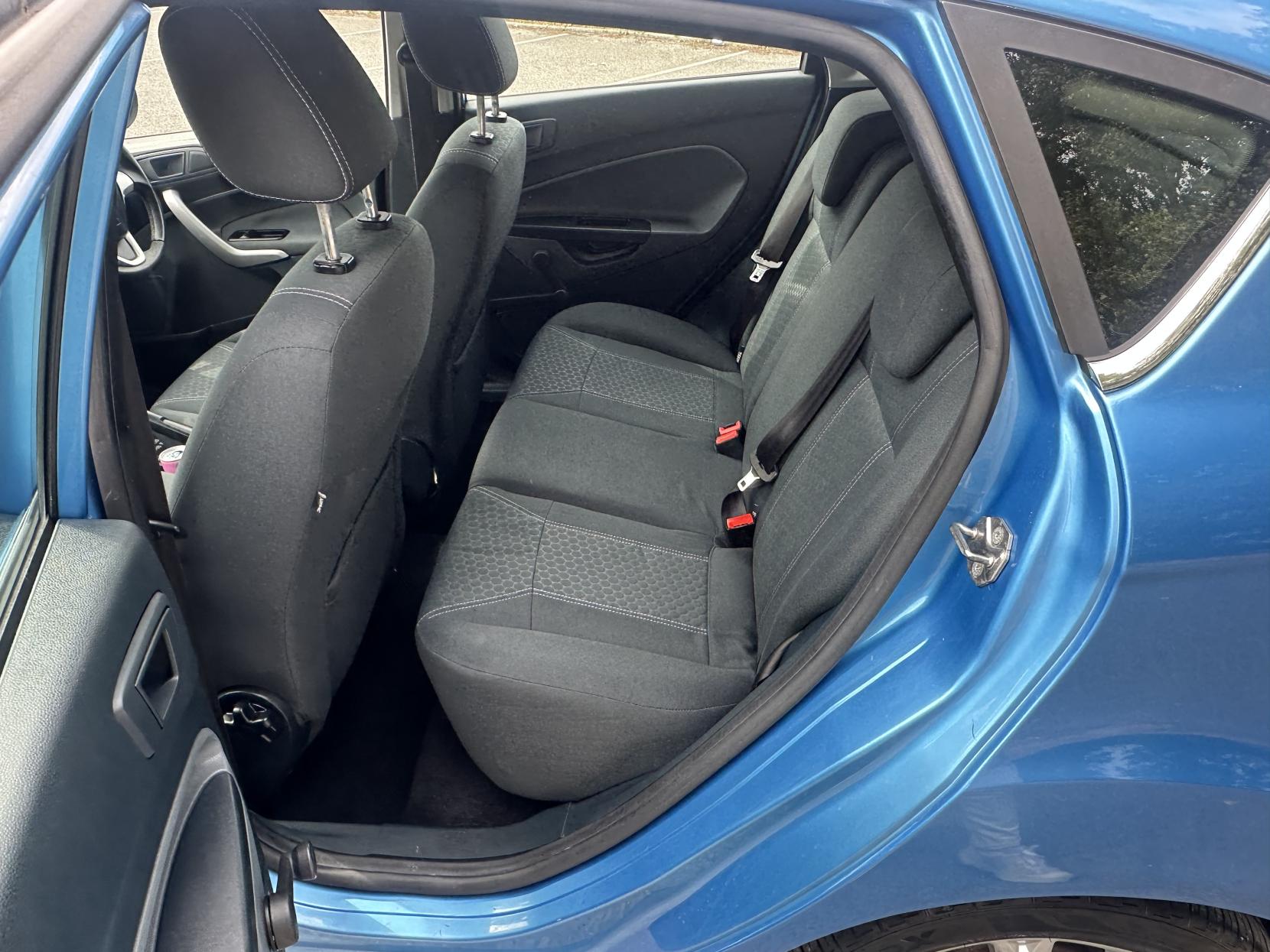 Ford Fiesta 1.4 Zetec Hatchback 5dr Petrol Automatic (154 g/km, 94 bhp)