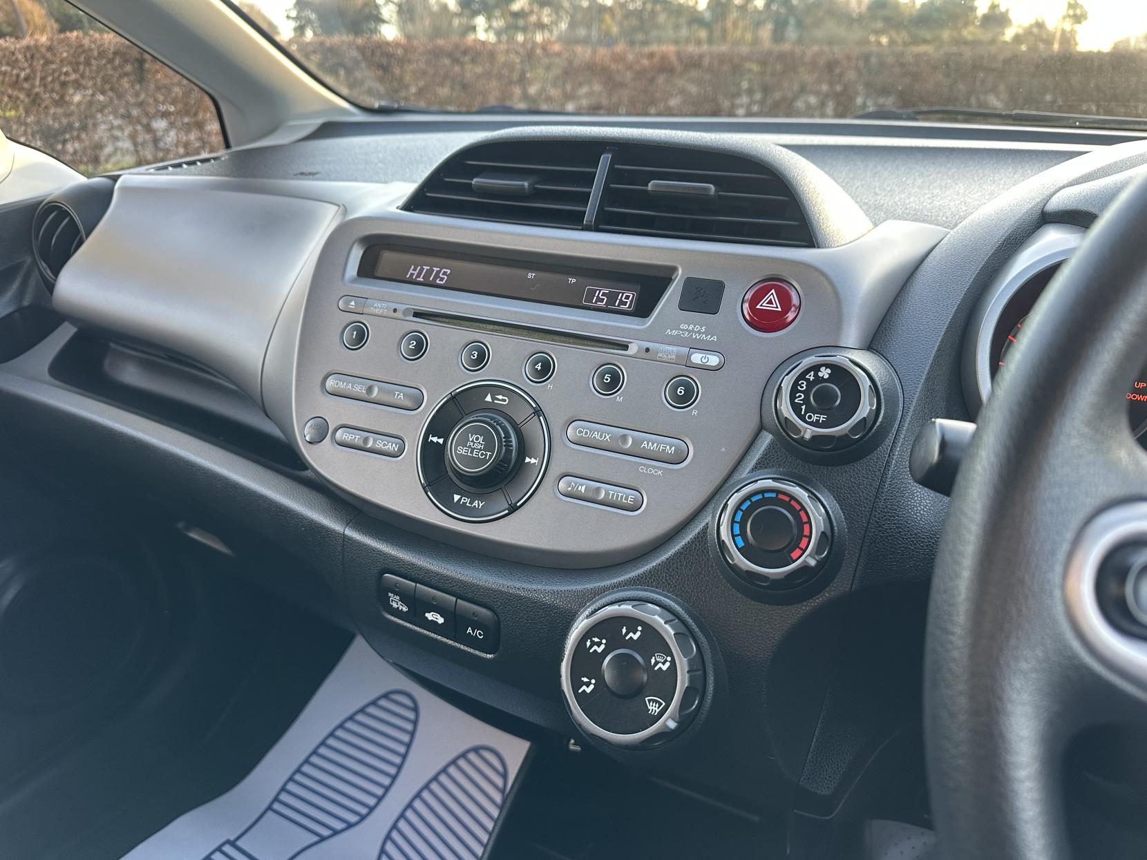 Honda Jazz 1.4 i-VTEC ES Hatchback 5dr Petrol Manual Euro 4 (100 ps)