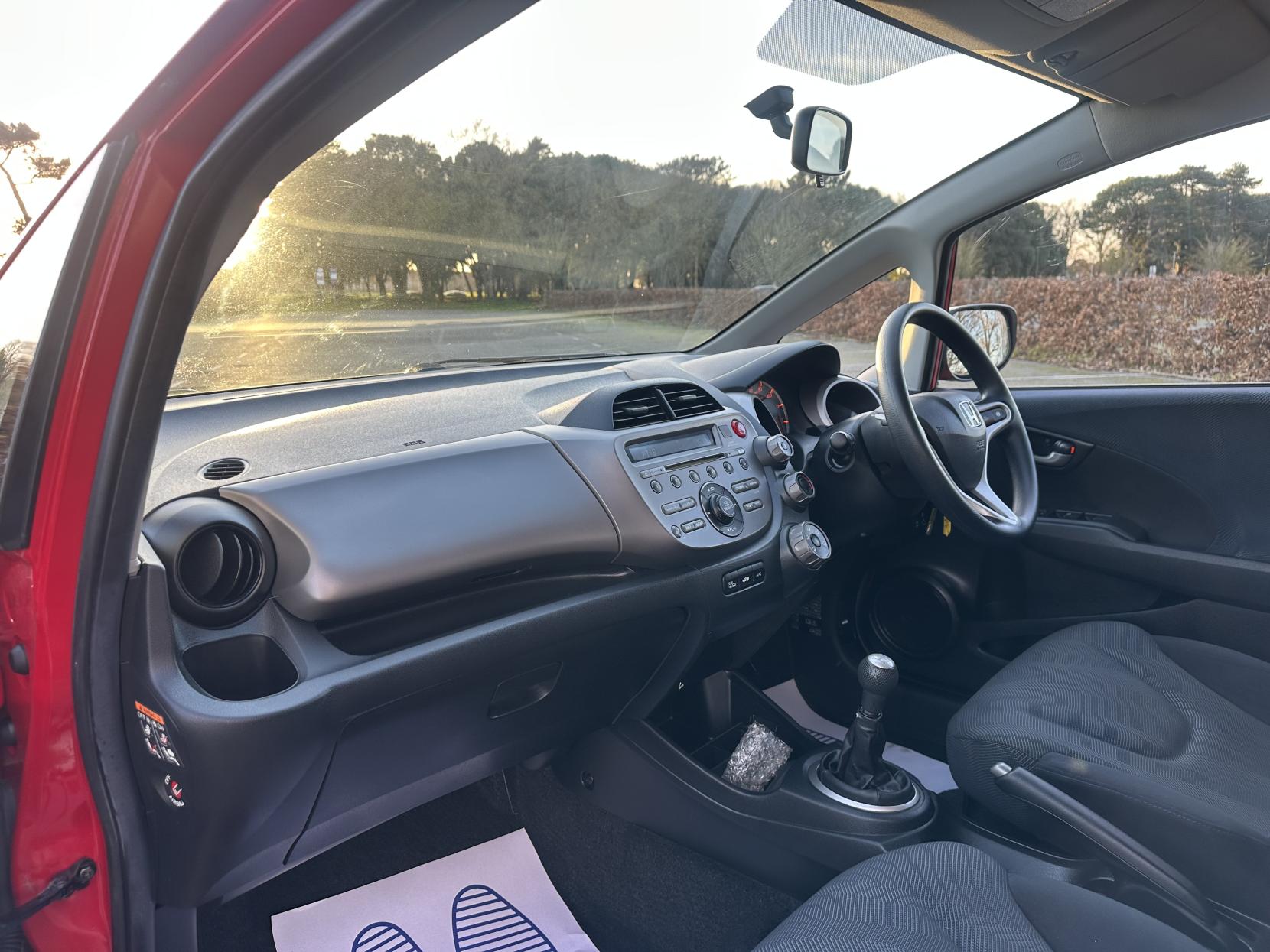 Honda Jazz 1.4 i-VTEC ES Hatchback 5dr Petrol Manual Euro 4 (100 ps)