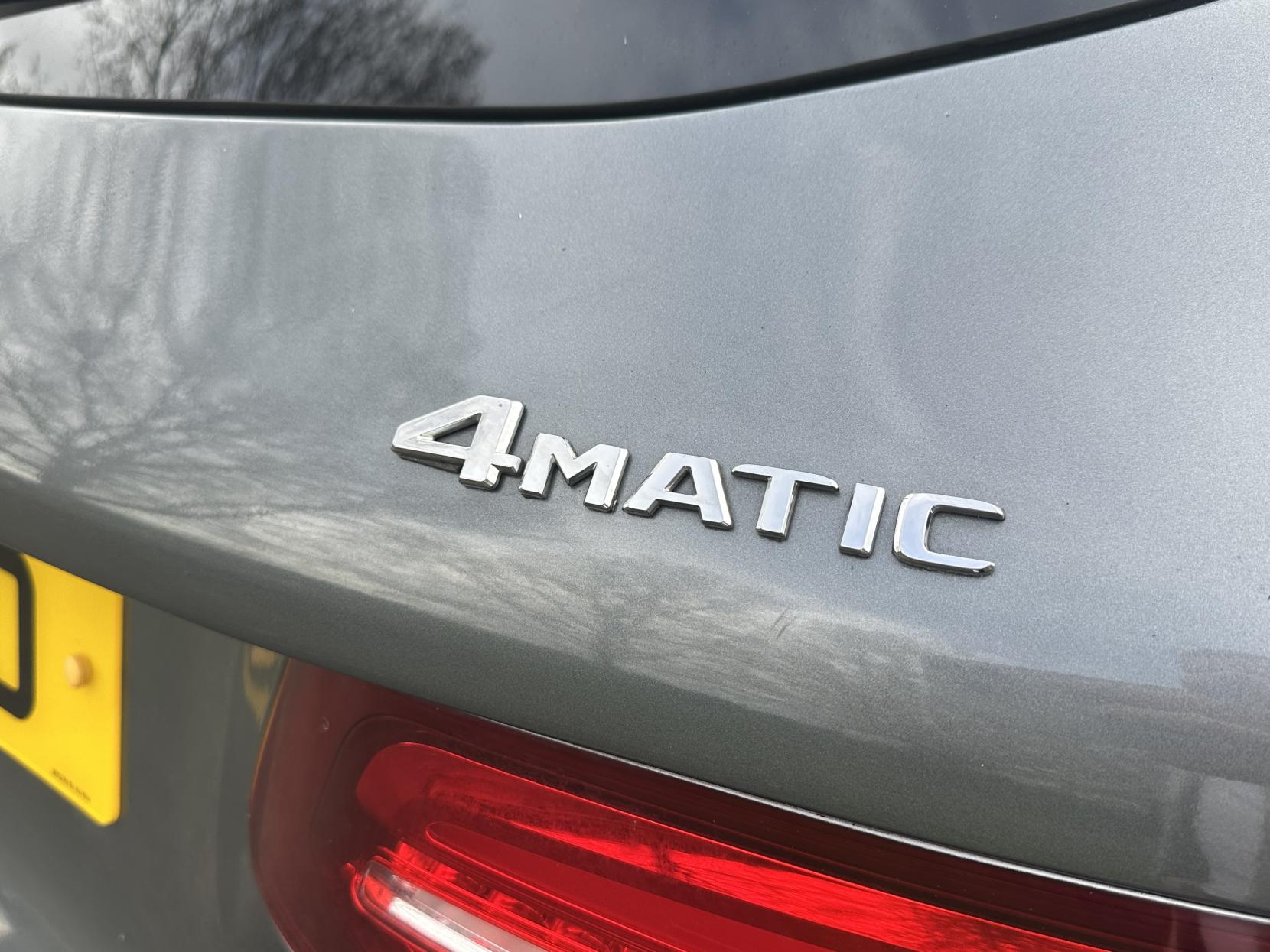 Mercedes-Benz GLC 2.1 GLC220d AMG Line SUV 5dr Diesel G-Tronic 4MATIC Euro 6 (s/s) (170 ps)