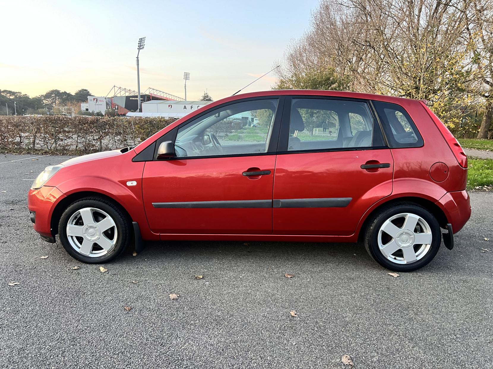 Ford Fiesta 1.4 Zetec Climate Hatchback 5dr Petrol Manual (147 g/km, 79 bhp)