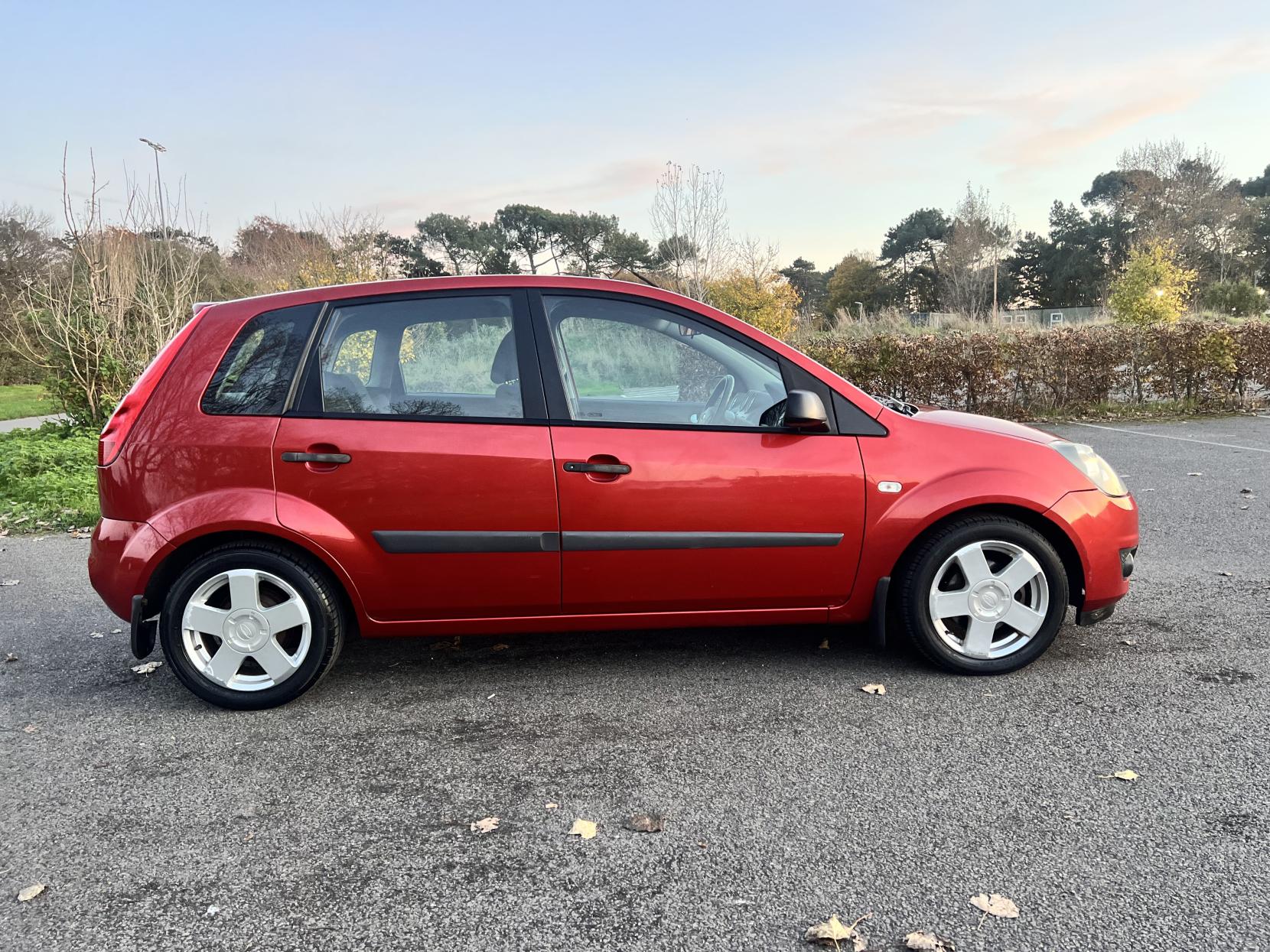 Ford Fiesta 1.4 Zetec Climate Hatchback 5dr Petrol Manual (147 g/km, 79 bhp)