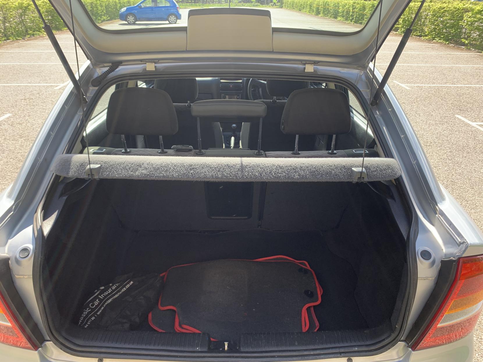 Vauxhall Astra 1.6i Club Hatchback 5dr Petrol Manual (a/c) (171 g/km, 84 bhp)