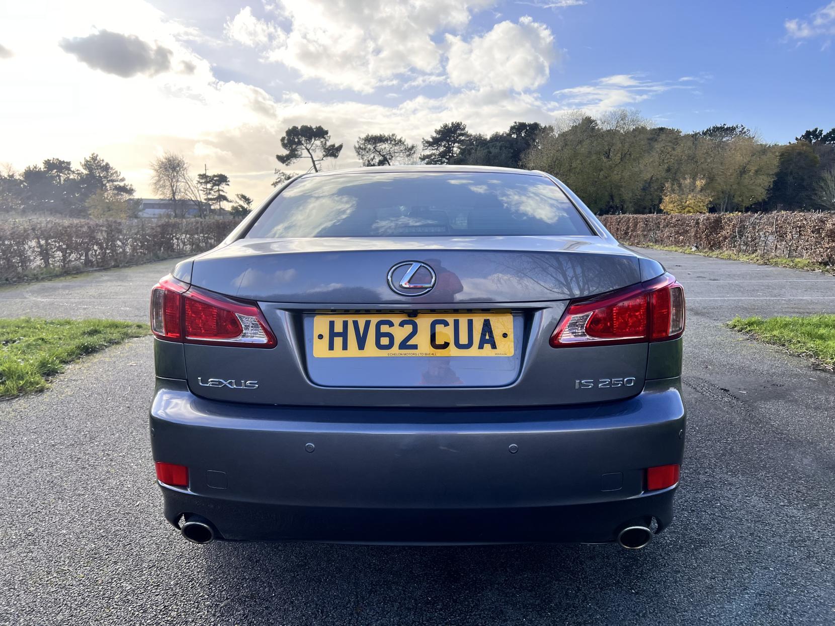 Lexus IS 2.5 250 V6 Advance Saloon 4dr Petrol Auto Euro 5 (208 ps)