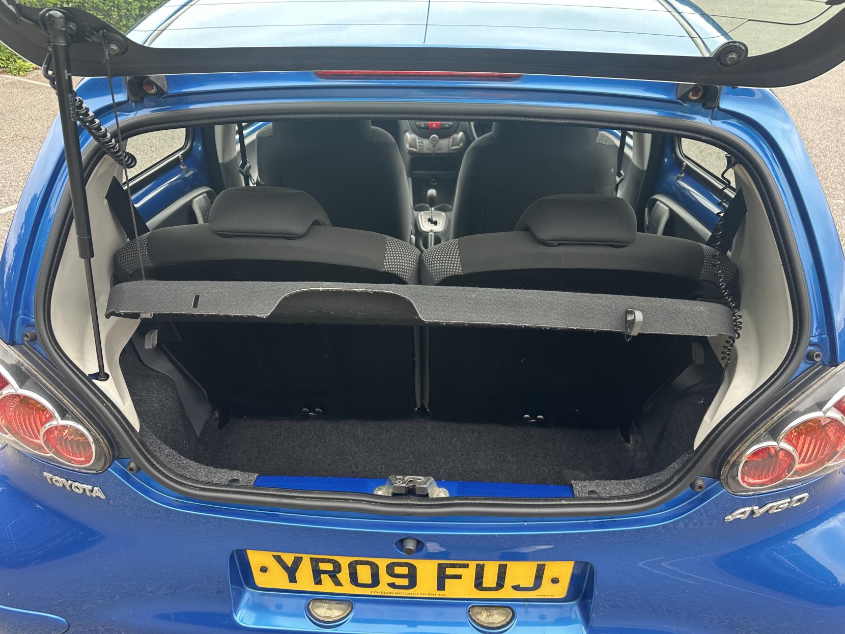 Toyota AYGO 1.0 VVT-i Blue Hatchback 5dr Petrol MultiMode Euro 4 (67 bhp)
